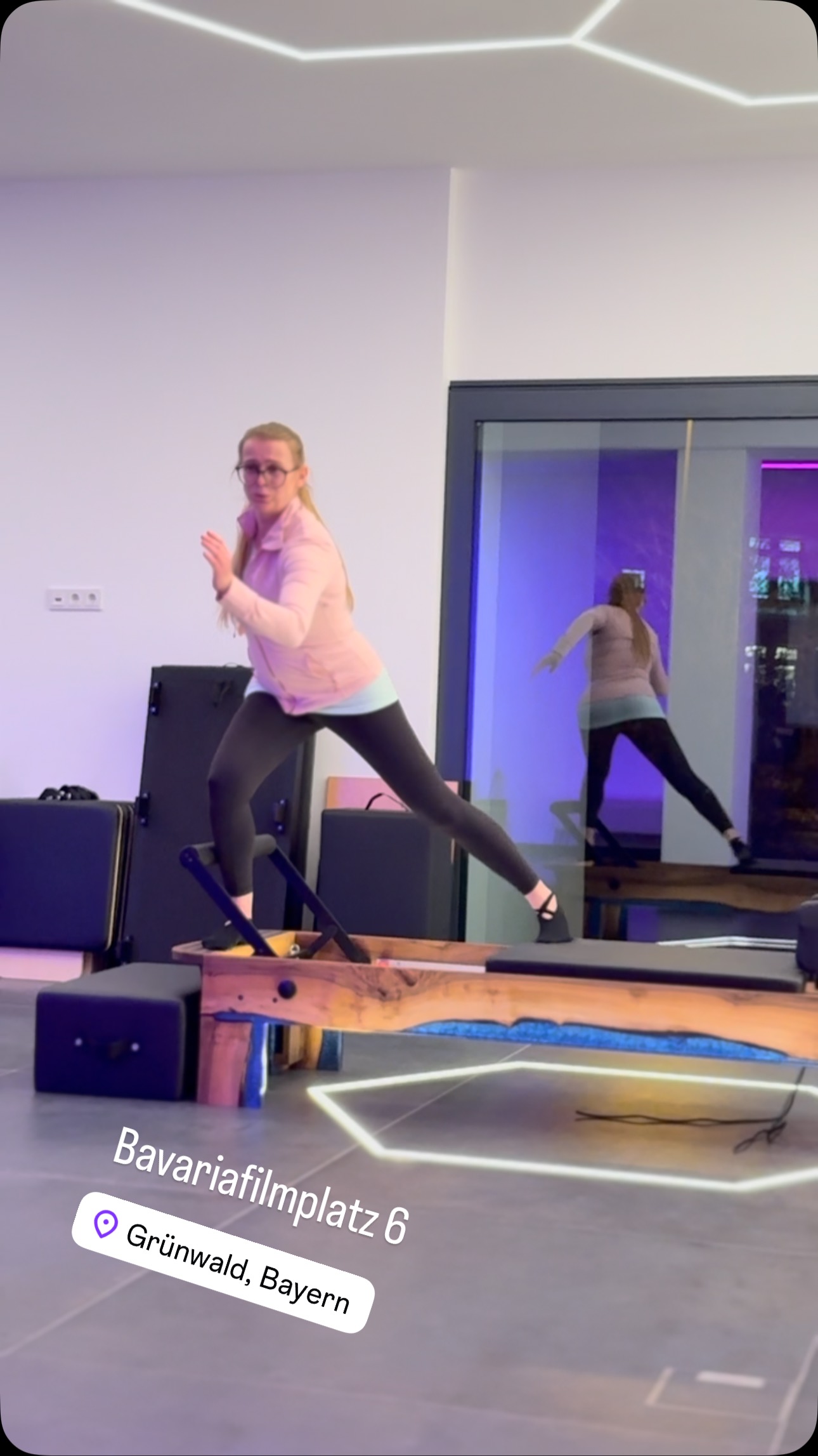 Ich komme aus dem Hochleistungssport und treibe auch dich zu Höchstleistungen!
#sport #pilates #eiskunstlaufdeutschland #grünwald #zoesports