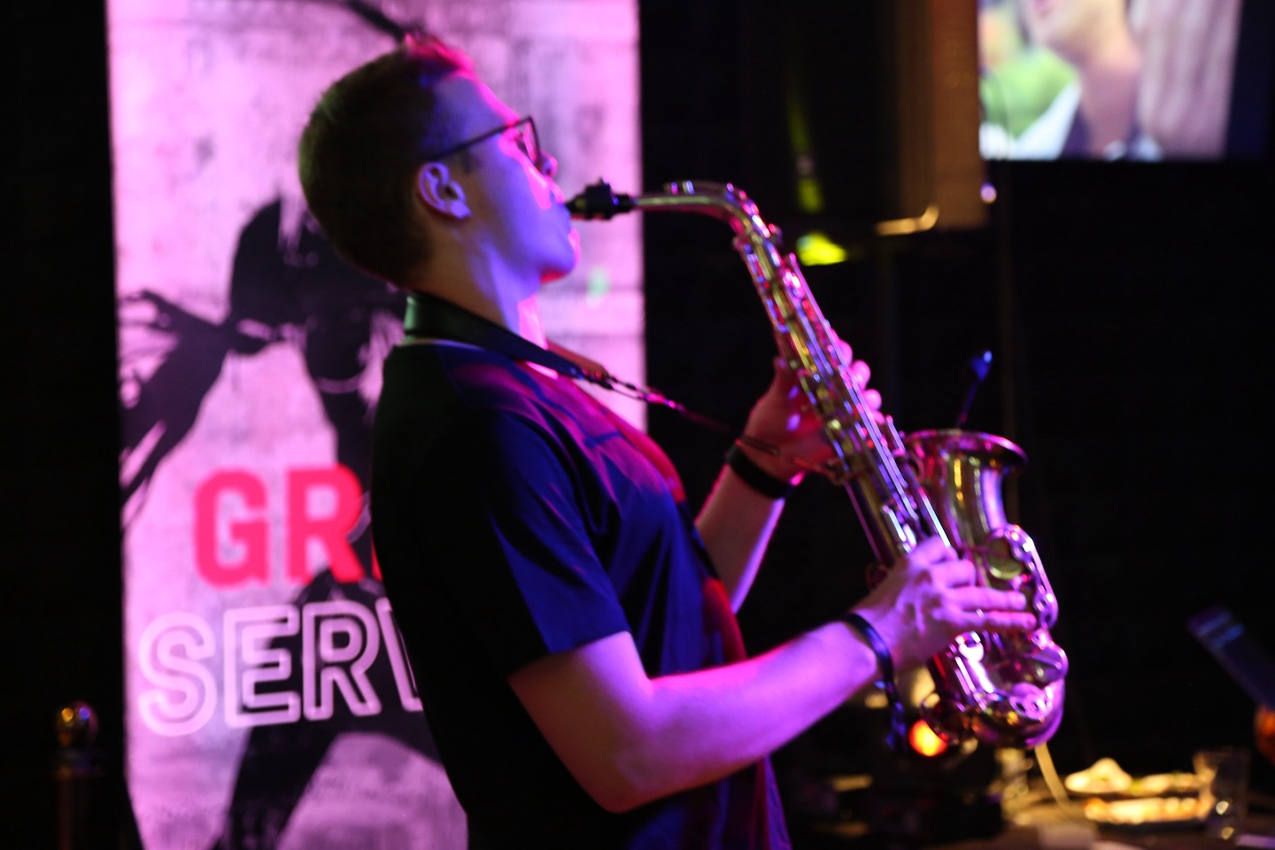 What a night! 🎷🔥 Playing live sax on the dancefloor and feeling the energy of the crowd – pure magic! ✨ Whether it’s a wedding, a club night, or a private party, we bring the perfect mix of live sax and DJ beats to make your event unforgettable! 🎶💃 Who’s ready for the next party? 🚀
Was für eine Nacht! 🎷🔥 Mitten auf der Tanzfläche live Saxophon zu spielen und die Energie der Menge zu spüren – einfach magisch! ✨ Egal ob Hochzeit, Clubnacht oder private Feier – wir liefern die perfekte Mischung aus Live-Sax und DJ-Beats, um dein Event unvergesslich zu machen! 🎶💃 Wer ist bereit für die nächste Party? 🚀
#SaxParty #LiveSax #DJandSax #EventEntertainment #PartyVibes #HochzeitsDJ #UnvergesslichFeiern #ClubNight #LiveMusik #DancefloorEnergy #SaxOnFire #GoodVibesOnly #ElectroSax #PartyTime #LivePerformance