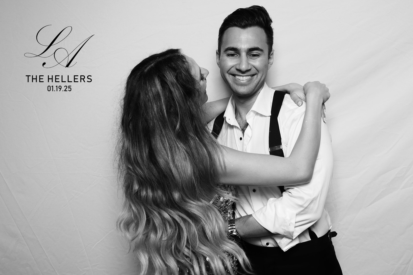 Sophisticated. Elegant. Glam. ✨📸 Our black-and-white studio booth is the perfect way to add a touch of luxury to your next event! Ready to make a statement? DM us to book @mia.photobooth today! 🖤🤍 #GlamBooth #MiaPhotobooth #BlackAndWhiteMagic