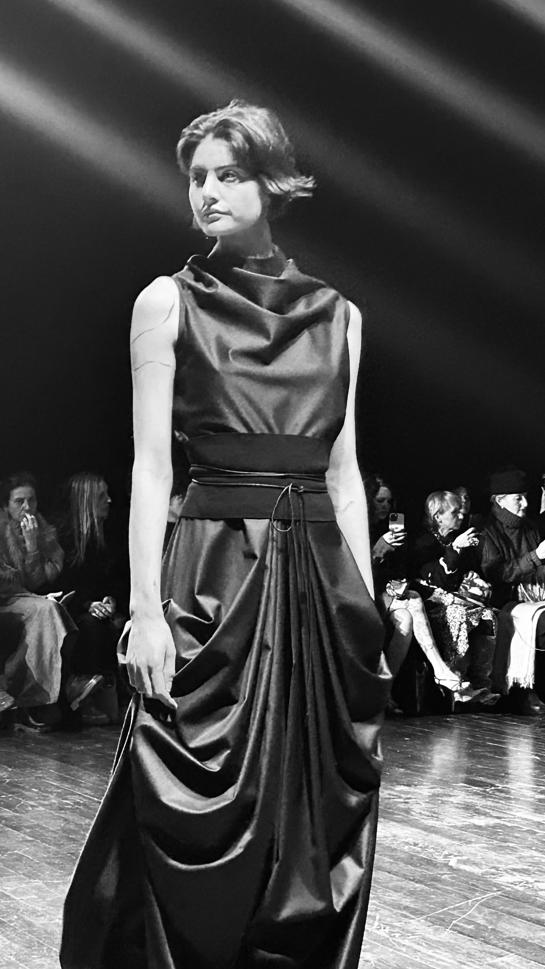 Show Mossi @mossi.officiel @casetify_fr #mossi #casetify #pfw #pfw2025 #fashionweek #parisfashionweek #mode #paris #showcasemagparis