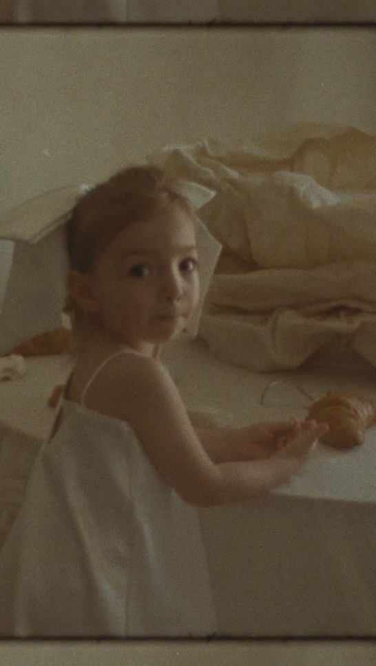 Little hands, a lot of style. Sienna steals the spotlight for a moment in her custom Mini il Fluire gown—because flower girls deserve to feel special too. Paired with our Porcellana Wishing Well and a setting as sweet as she is.
Want to dress your flower girl in something truly unique? Comment “flower girl” for details.
@annaliisaphotography_
#flowergirl #weddingstyle #specialmoments #timelessweddings