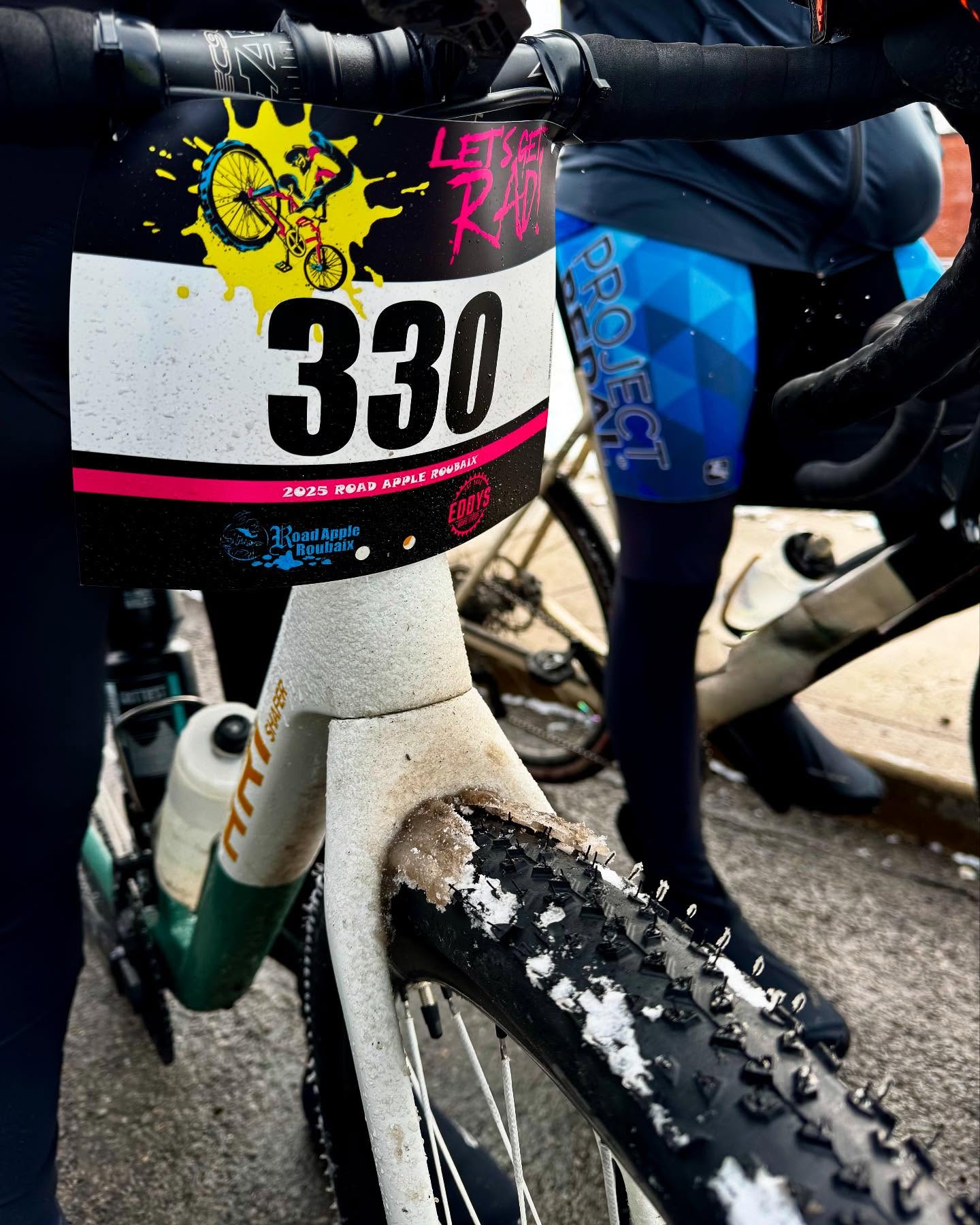 This weekend was filled with a road trip to @roadappleroubaix for a season opener that didn’t disappoint. Mother Nature decided it was necessary to break the year in with 14+mph winds, temps in the 20’s, and some snow and ice to top it off. We slung some @squirt_cycling_us lube on the chain, filled the bottles with @tailwindnutrition , and let the @ari.bikes Shafer eat. What a proper season opener. Next up, @midsouthgravel in 2 weeks. Upcoming 20hr drive and who knows, maybe it’ll be a mud year?