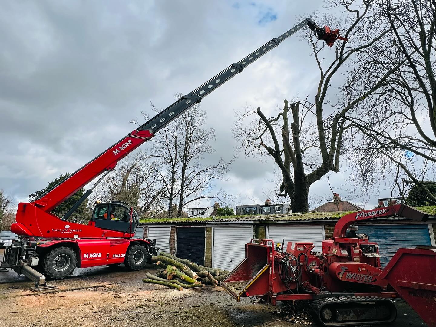 A well-planned project successfully completed with @maydencroftlimited. Mechanically dismantling, processing, and removing from site, a couple of condemned trees over a riverside footpath in North London.
As with so many of our mechanised projects, finding the most appropriate setup area is crucial. In this instance the versatility of our Magni Roto grapplesaw unit working alongside our wagon and drag timber lorry enabled us to access this tight site, completing the work safely and efficiently.
For more information please contact:
Info@wallacetimber.co.uk
01428727799
07775834129
Instagram - wallacetimberservices
#treesafetymanagement #treesafetyworks #ashdieback #grapplesawtruck #grapplesawtruckcompany #mechanicaltreedismantling #arblife #mechanisedarboriculture #magniroto #magni #woodcrackercs750 #trackedmachines #timberremoval #timberlorry #Wallacetimber #lowloader #compliance #contracthire #uk