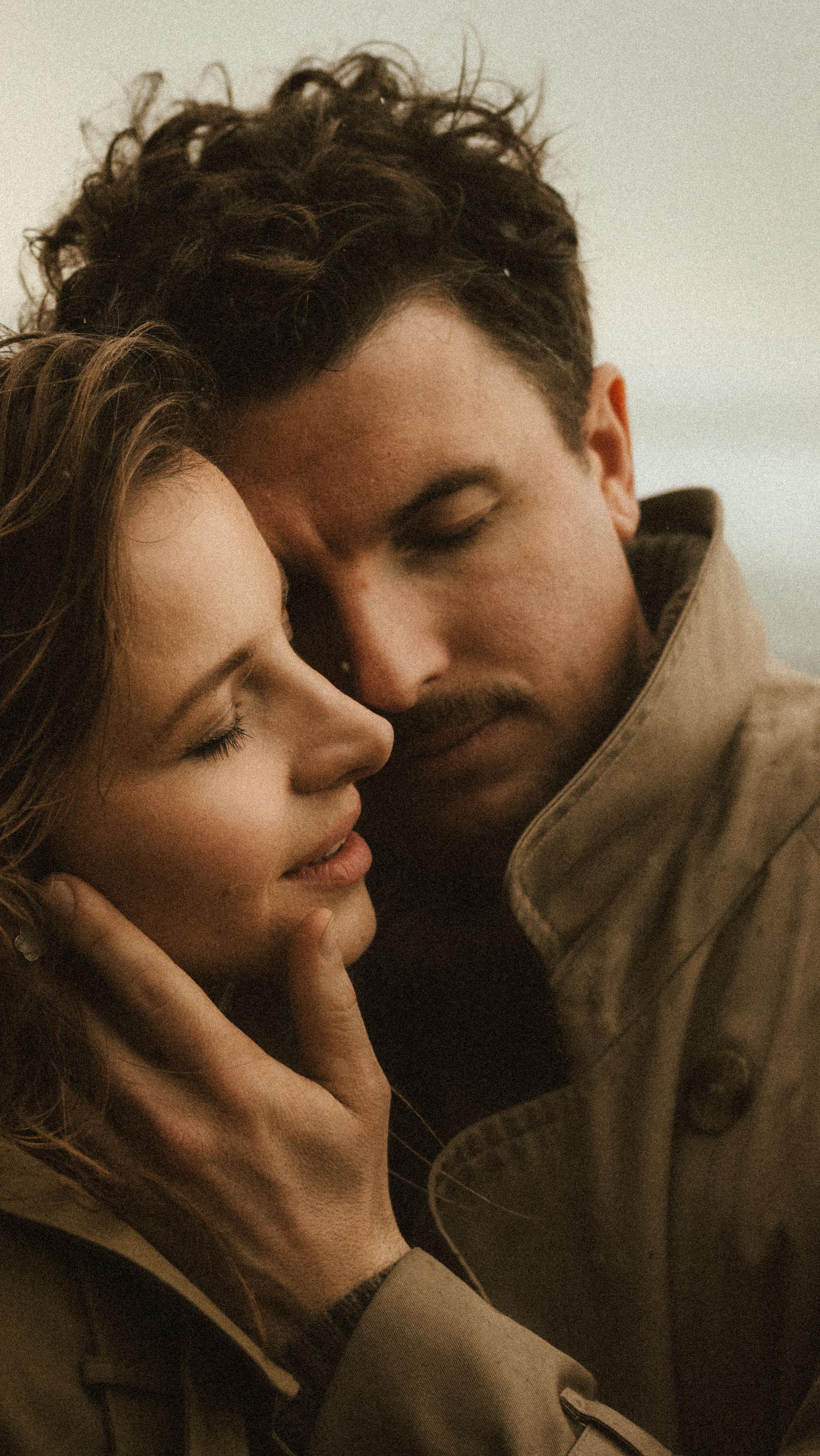 Whatever our souls are made of,
his and mine are the same.
Couple in love @dubchakcouple ✨