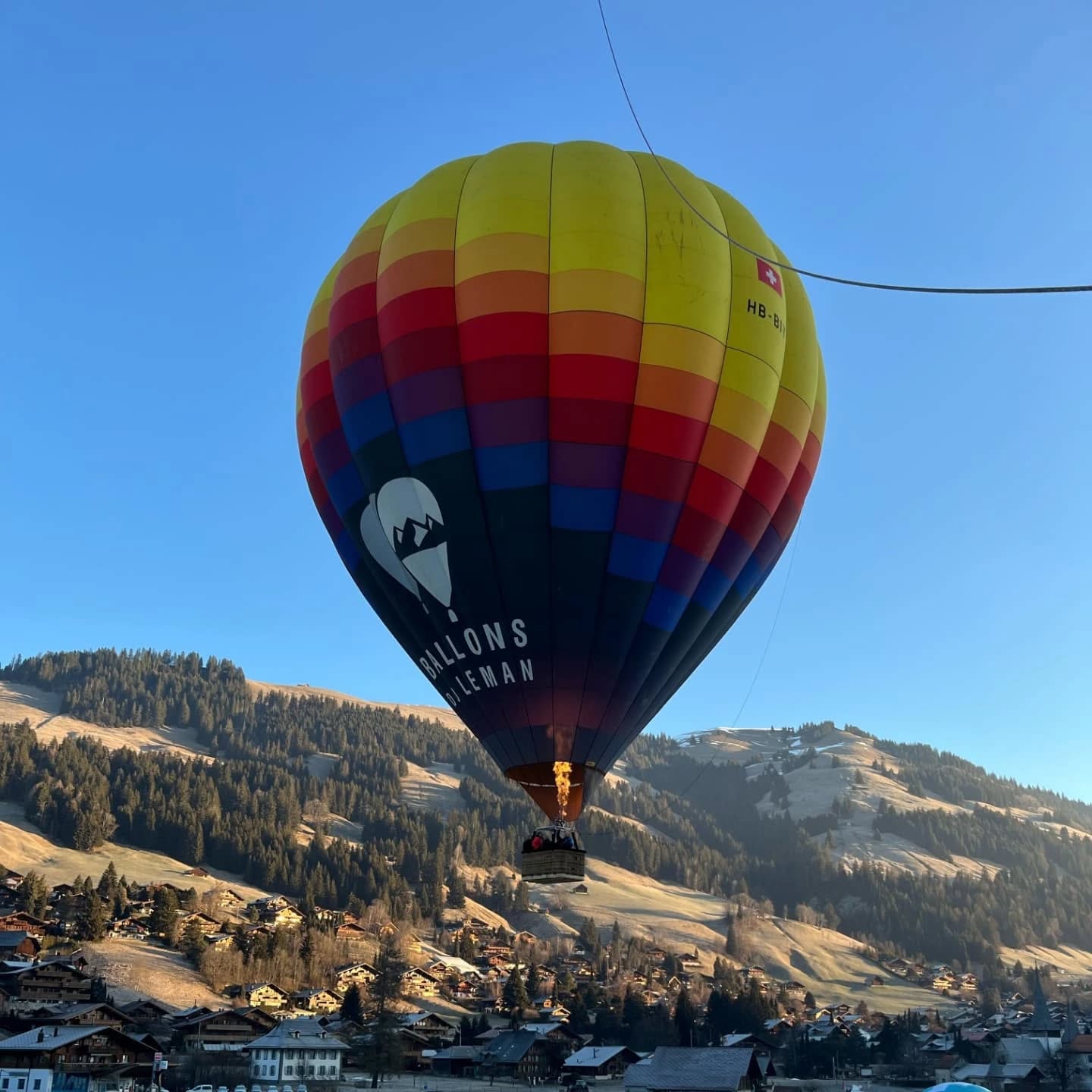 🎈 Un immense MERCI à @ballonsduleman et à @auteuresenhauteur pour ce moment hors du temps ! C'était magique ! MERCI ! 🎈
#montgolfière
#ballonsduléman
#auteurenhauteur
