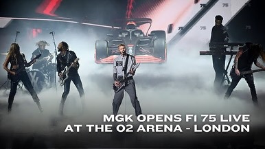 Custom prints recently supplied for @machinegunkelly âs HUGE @f1 performance. Great to see @rookxx back on drums too!
đď¸ đĽâĄď¸
Special Thx @pete_hutchison @1066touring
đˇ @samcahill