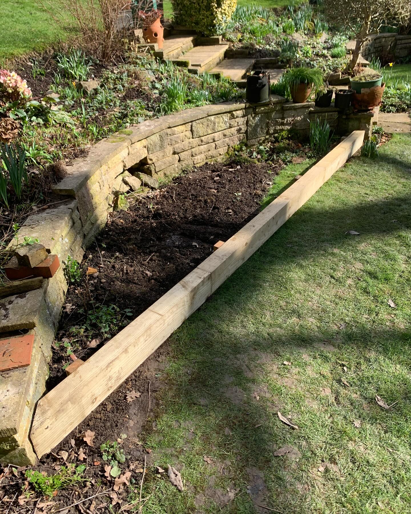 Sleeper raised bed to create a bigger and better vegetable growing space (to be filled with soil/compost)
#highamwoodgardens #gardenertonbridge #gardeningtonbridge #plantloversofinstagram #pollinatorgarden #gardening #gardensofinstagram #englishgardens #plantlife #gardenborder #garden #gardenideas