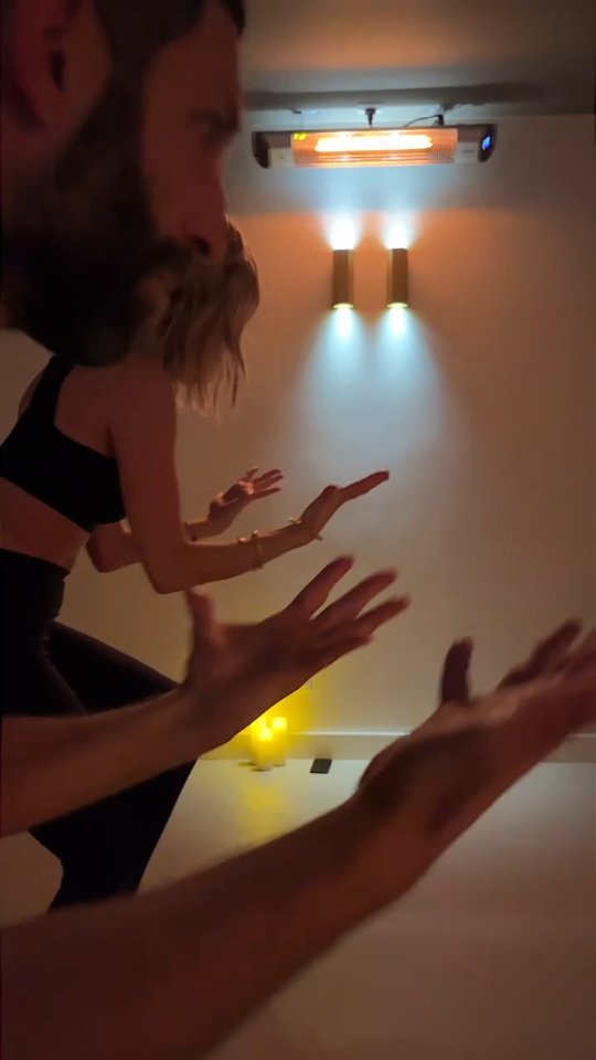 | MOVE - BREATHE - CONNECT |
3 étapes par lesquelles nos flows uniques vous transportent sur des playlists transcendantes.
Nous les créons avec tout notre cœur, ce qui fait notre singularité chez Ozâme.
C'est si beau de vous voir ancrés, détendus et connectés à vos souffles et vos corps à la fin de ces voyages.
Partage ton avis sur nos flows en commentaire et n'hésite pas à nous rejoindre dans notre studio à essey-les-nancy !
Marine & Jérémy
#yoga
#yoganancy
#vinyasa
#ozâme
#holisitique