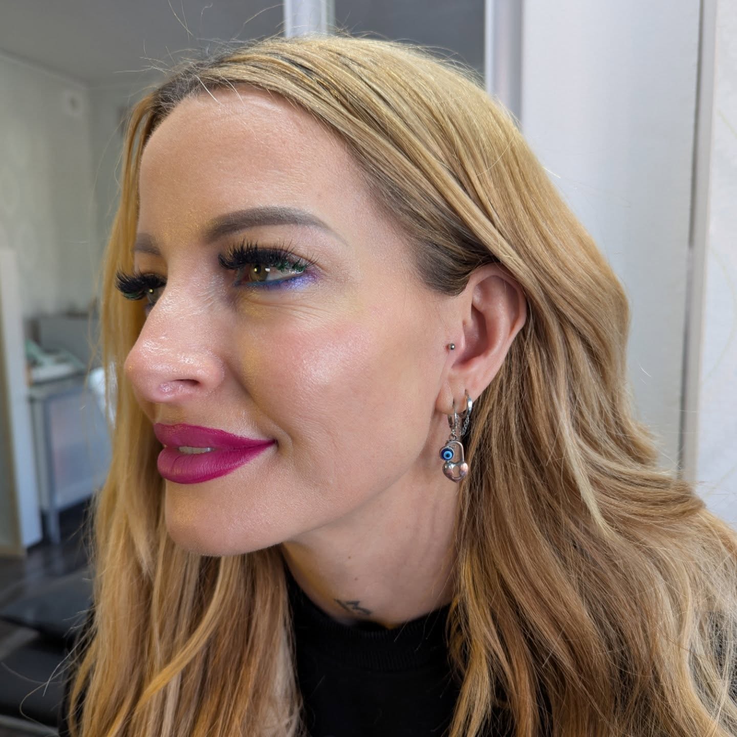 Vilken Ă€ra att fĂ„ pierca min idol @marie4pole , som vi hade som gĂ€startist pĂ„ @haessleholm_pole nu i helgen . đ
#traguspiercing #hÀssleholm by @ulrikaluckabauer #piercersinceyear2000