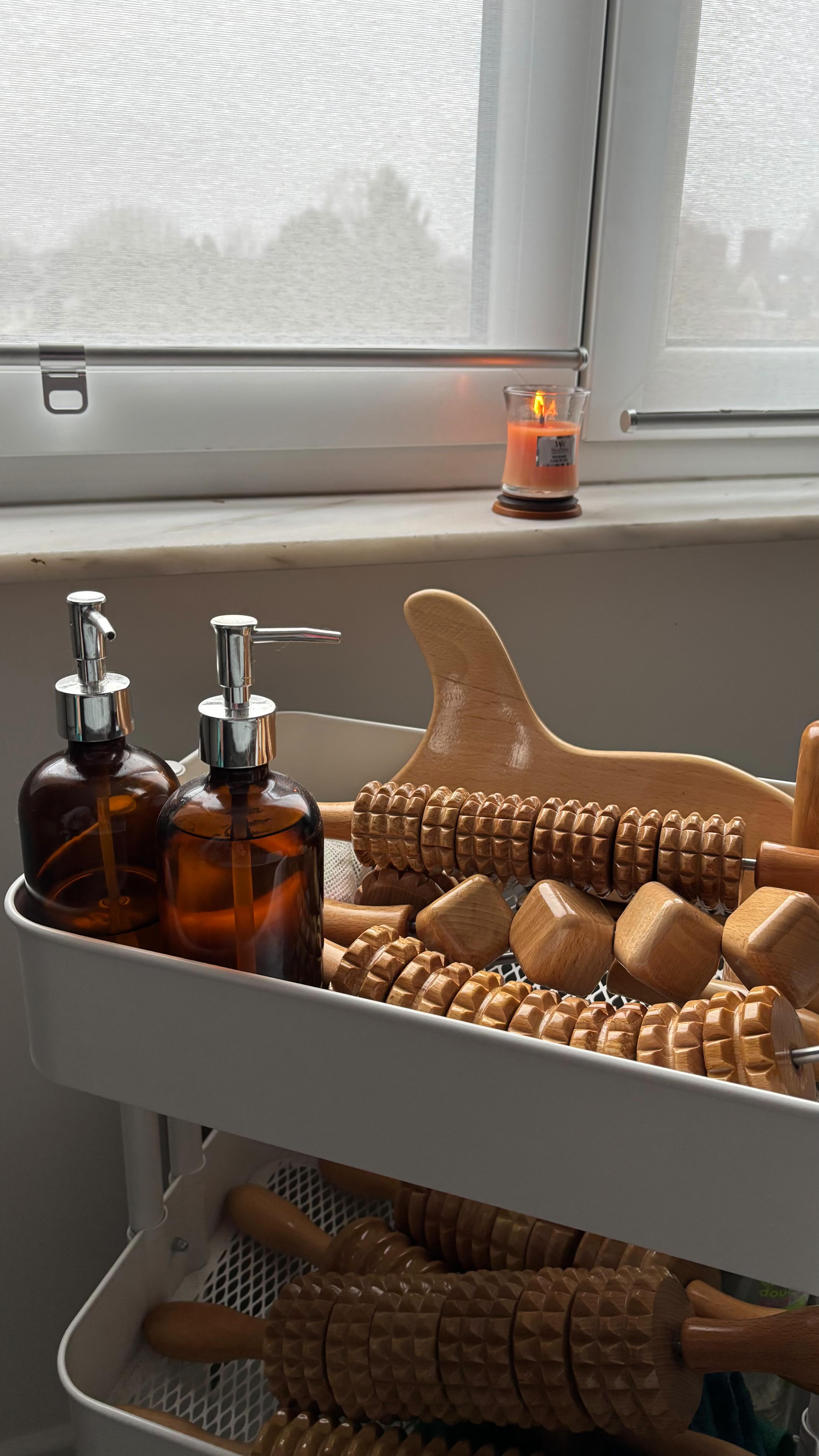 La madérothérapie du visage, un soin apaisant et réconfortant. Il permet d’activer la micro-circulation, favorise la production de collagène et stimule le drainage lymphatique. 🧖🏻♀️
#madérothérapie #liège #massages #ans #soins #beauté #détente