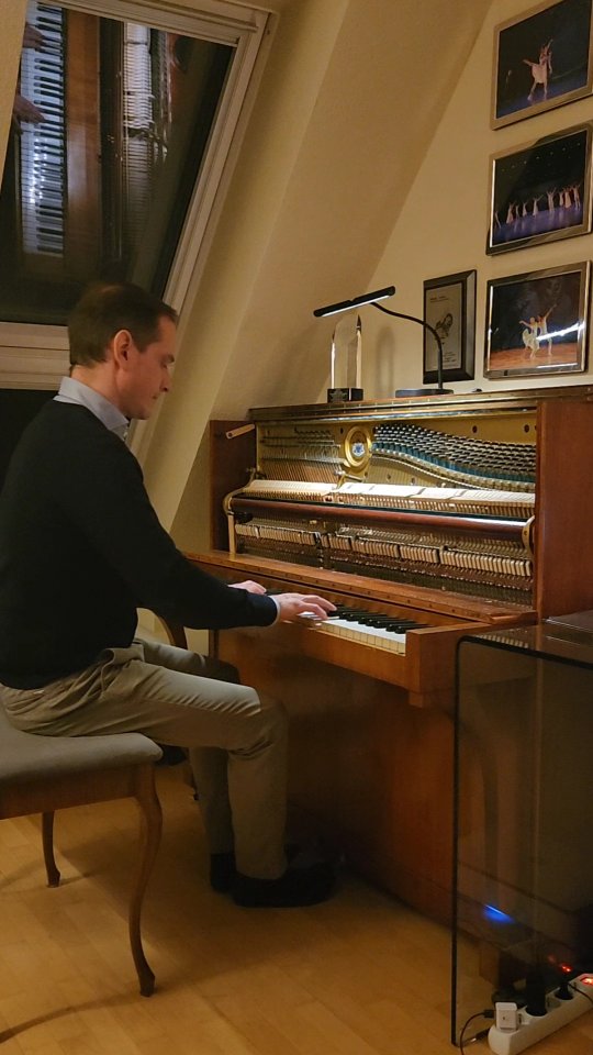 Wow, the past two months were full of highlights! Please watch the video until the end and find the order link for the world's first EcoRecord in the classical/neoclassical genre in my bio! BUILDING BRIDGES BETWEEN WORLDS is heavenly 🙌.
.
Regarding my new album, LULLABIES THAT SPAN THE WORLD, my thanks goes especially to my label @silentbeatrecords - you are the best!
.
#classical #classicalcomposer #classicalmusic #classicalmusician #classicalmusicians
#classicalpianist #classicalpiano #pianist #pianists #pianistsofinstagram