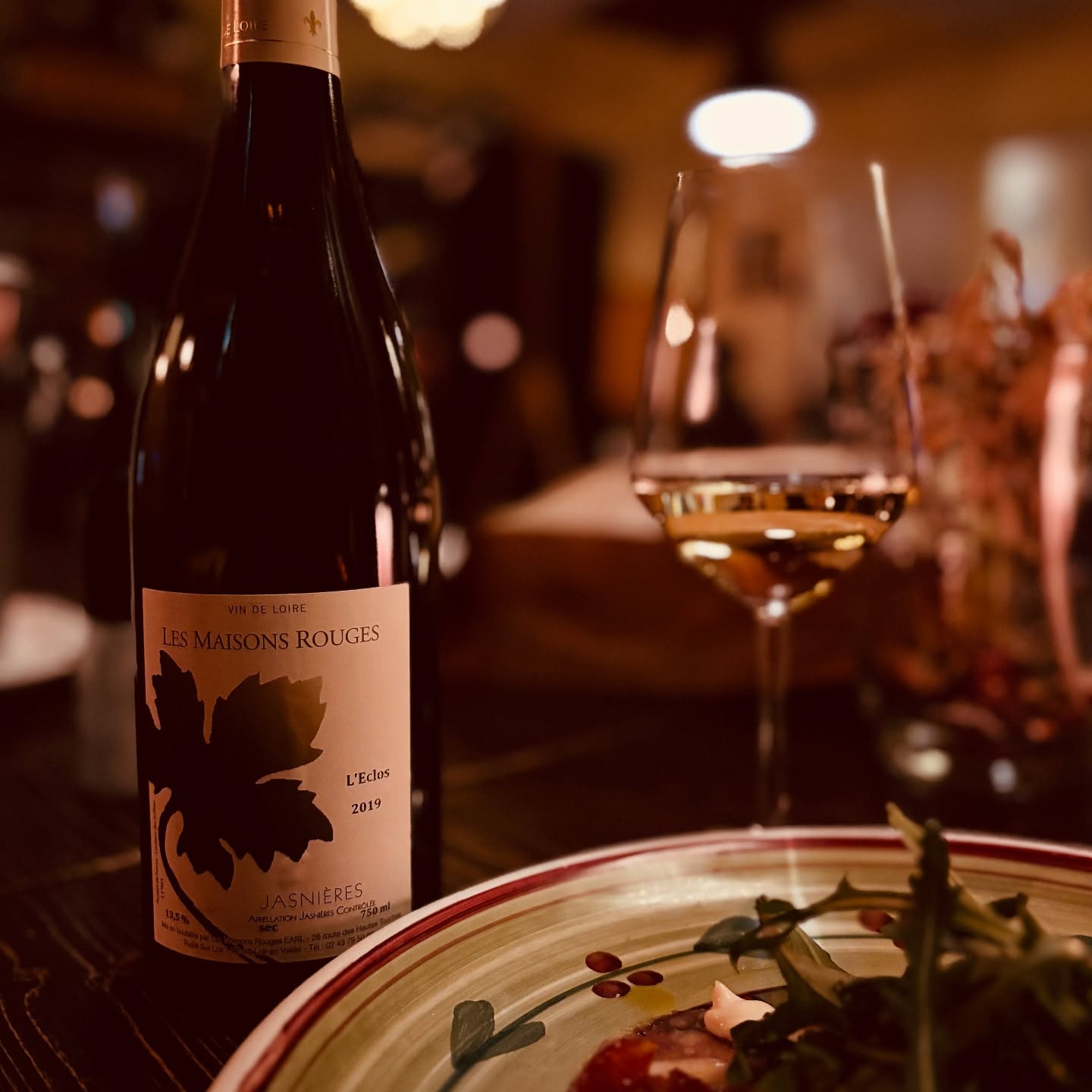 Loir is such an underrated region. So Chenin is. 🇫🇷
Get it, there are many on the shelf of @osteriaconcordia 😉
#naturalwine #rocknbolla #switzerland