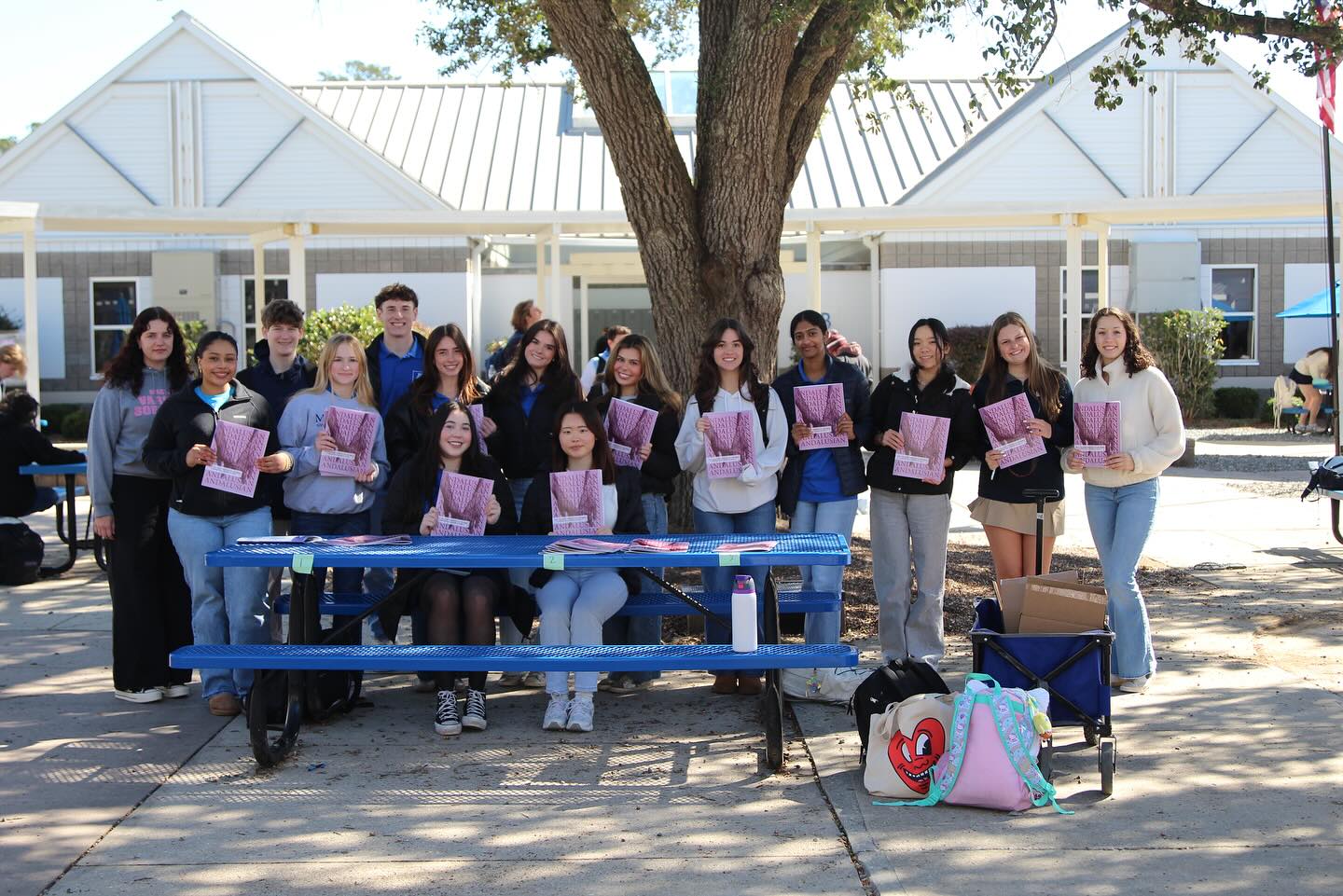 Thank you to everyone who helped out with our 3rd print release of the 2024-2025 school year!! 🩵🙌
Photo credit: Gray Burleson & Laura Zaidan