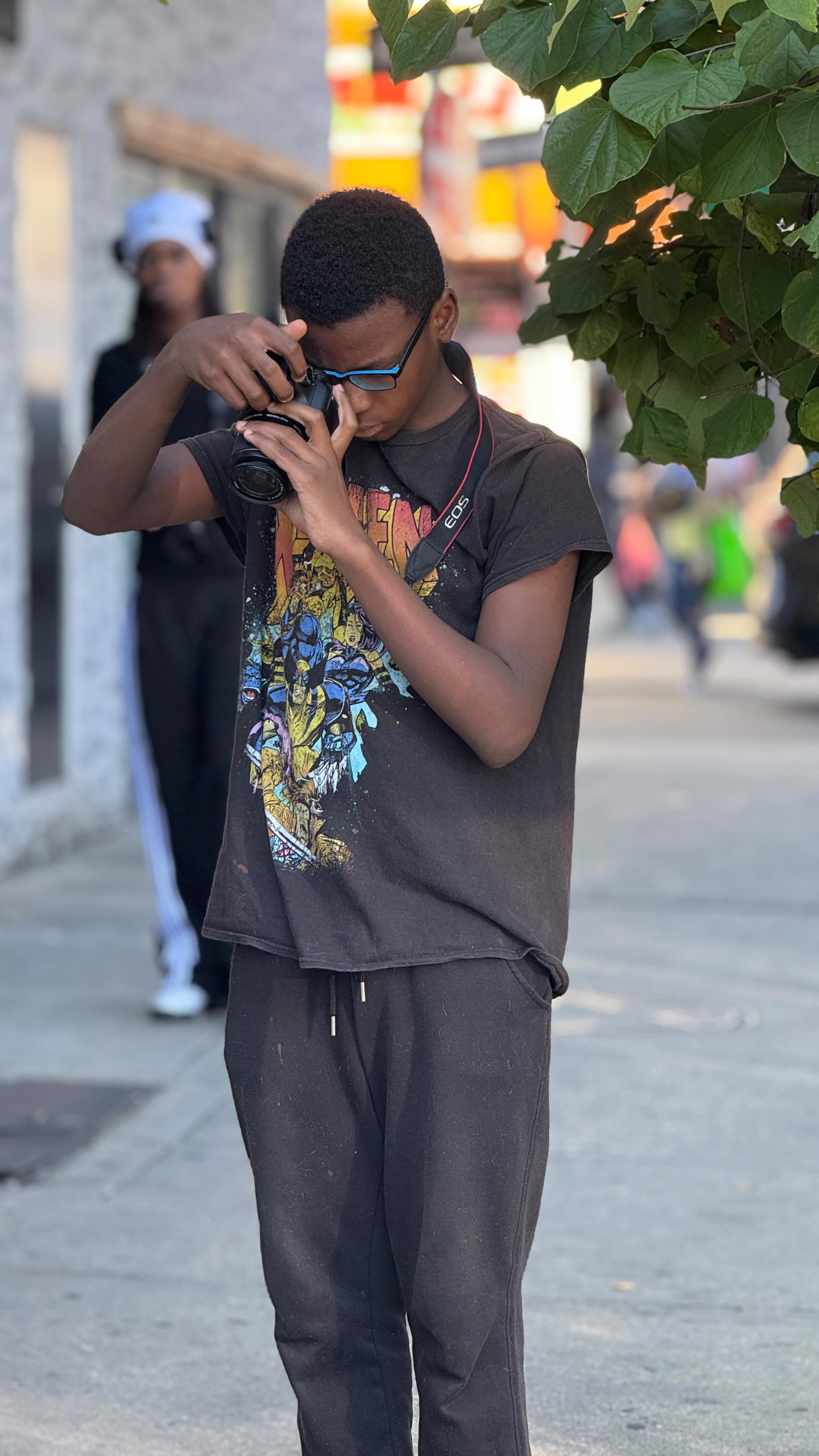 ✨🖼️ Recap from Fall 2024 Youth Photography Showcase 📸✨ ⬇️
🌟 Do you have a preteen/teen interested in photography? Sign them up for our Spring 2025 Youth Photography Program! With our continuous partnership with @urbanartgallery, we’ve been able to provide free youth photography programs for the past 2 years! 🎉🌟
✅ Duration: 10 Weeks on Saturdays
✅ When: March 8th - May 17th (Showcase: May 24th)
✅ Where: @urbanartgallery
✅ Registration Timeline: February 1st - March 1st
✅ Limited Spots Available!
📹 Information Session on Sat, Feb 8th (via Zoom) - RSVP today! 📣
💻 Subscribe to our newsletter (Link in Bio)! 🌎
•
•
•
#DBMVisionaries #DisturbrianaMedia #UrbanArtGallery #Spring2025 #YouthPhotographyProgram #LimitedSpots #CaptureYourPassion #EnrollNow #PhotographyClasses #PhillyPhotographers #YouthPhotographers #AspiringPhotographers
