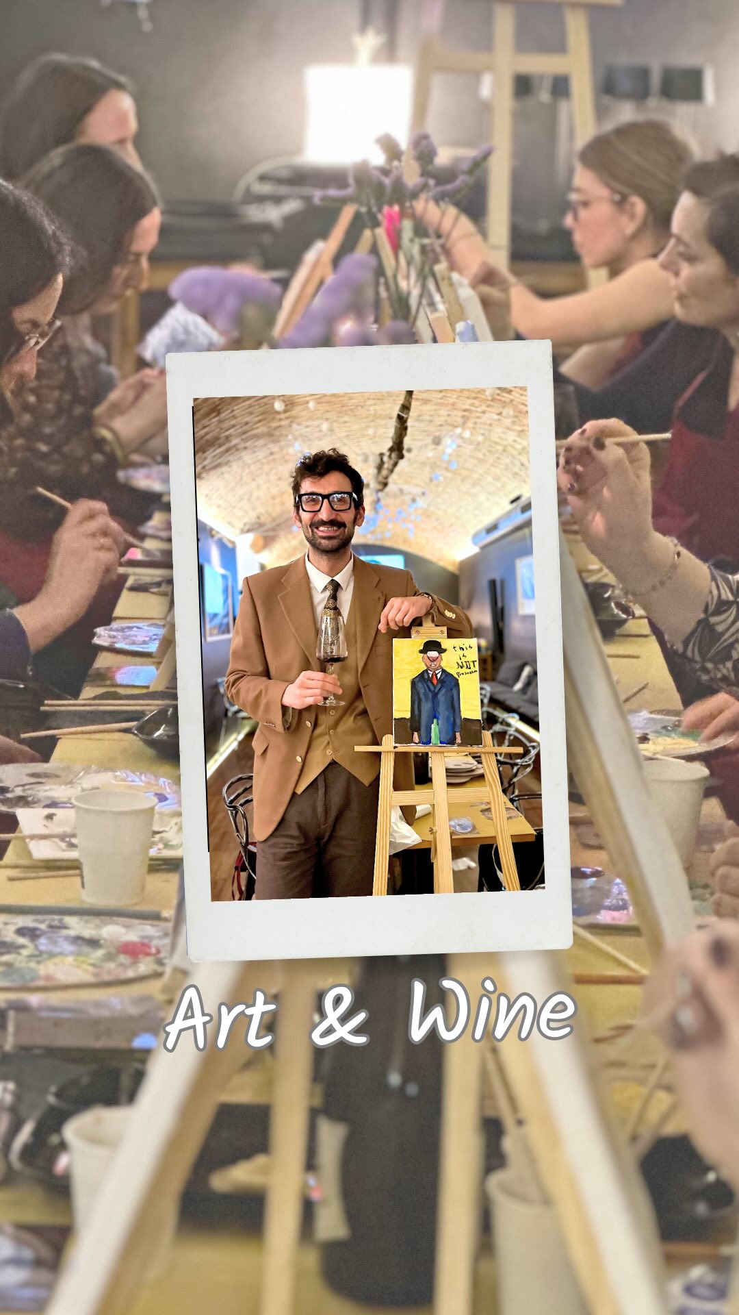 ๐๐๐&๐๐๐๐ ๐ผ๏ธ๐ท
Puntata no.2
๐๐ข๐๐๐๐๐๐๐ ๐๐๐จ๐ผโ๐จ
Ci siamo ispirati a ๐๐ ๐๐ข๐ง๐ฌ ๐๐ ๐๐๐ฅ๐, un libro dโarte scritto e illustrato da Salvador Dalรญ nel 1977 per questo secondo appuntamento di @artandwinemilano al @daseinmilano ๐จ
Nel libro, Dalรญ interpreta il concetto di vino come metafora della vita, attraverso 10 capitoli, tra cui vini della gioia, della sensualitร , della frivolezza, della generositร โฆ e dellโalba.
Io ho scelto un Dolcetto dโAlba ๐ท e un quadro di Magritte per raffigurare un messaggio che, in questo locale con oltre 300 etichette di Champagne, devo ripetere spesso:
๐๐ก๐ข๐ฌ ๐ข๐ฌ ๐๐๐ ๐๐ซ๐จ๐ฌ๐๐๐๐จ ๐ฅ
Alle prossime teleโฆ di quelle che si accendono con la fantasia e non con il telecomando!
#wine #artandwine #eventimilano #sommelier #surrealism #wineblogger #milanoevents