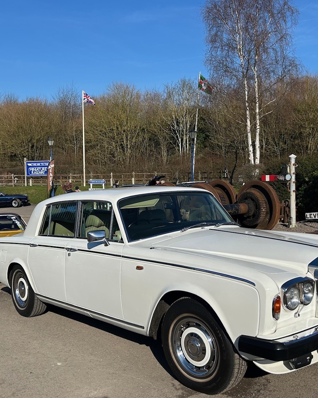 Lovely morning at the Nottingham Transport Heritage Centre and a record attendance in the sunshine.
We took our White Rolls Royce Silver Shadow II & one of our Silver Bentleys.
#lentonlimousines
#nottinghamtransportheritagecentre