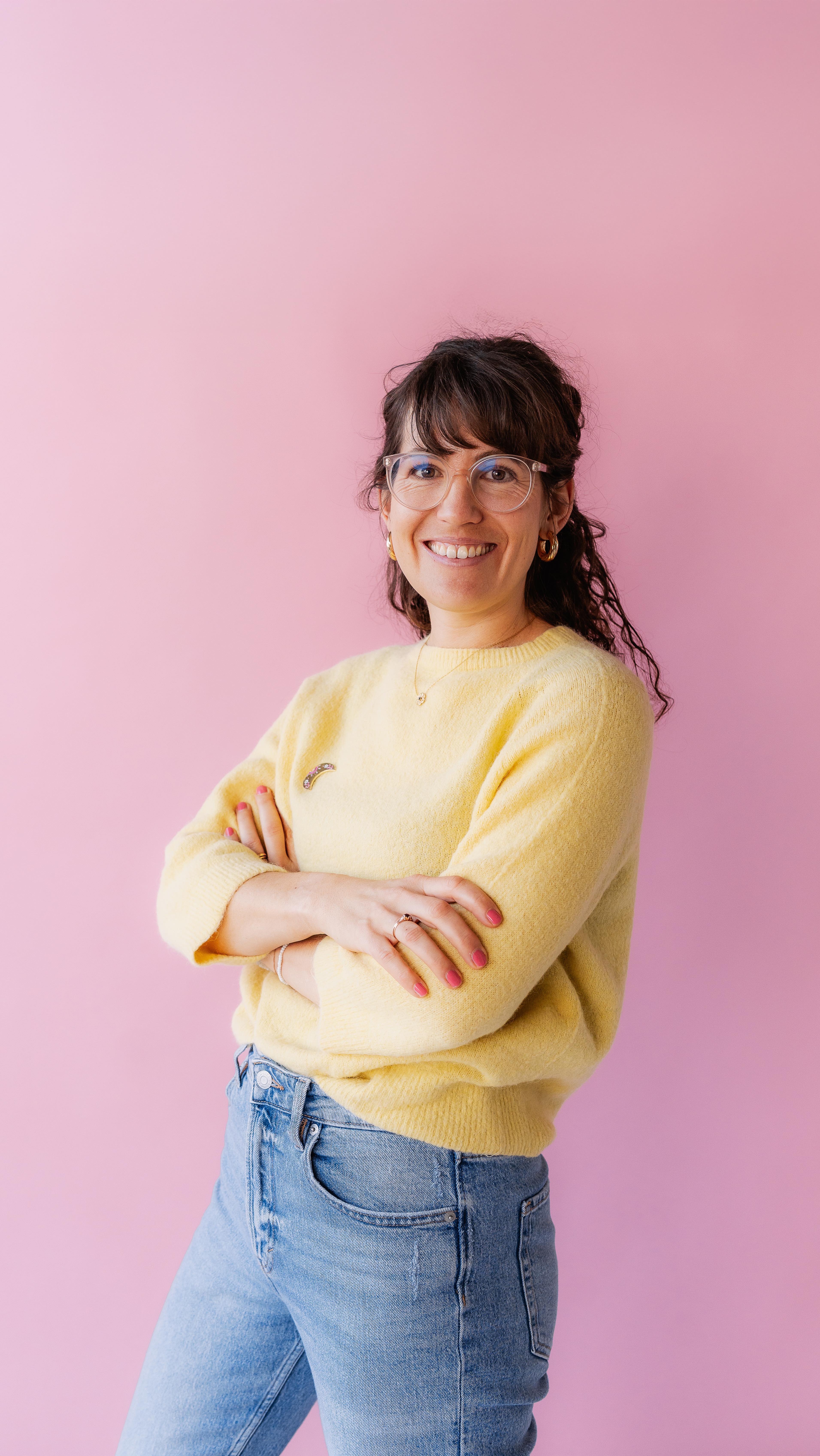 Eine coole COLORFUL-PORTRAIT-SESSION mit Catherine! 📸✨ So schön, dich vor der Kamera zu haben – danke für dein Vertrauen!
Hast du Lust auf deine eigene Foto-Session – mit oder ohne Farbe? Dann buche jetzt deine COLORFUL-PORTRAIT-SESSION! 💜
#PersonalBrand #ColorfulYou #PowerfulWomen #BuntePortraits #FeelTheColor #CreativePortraits