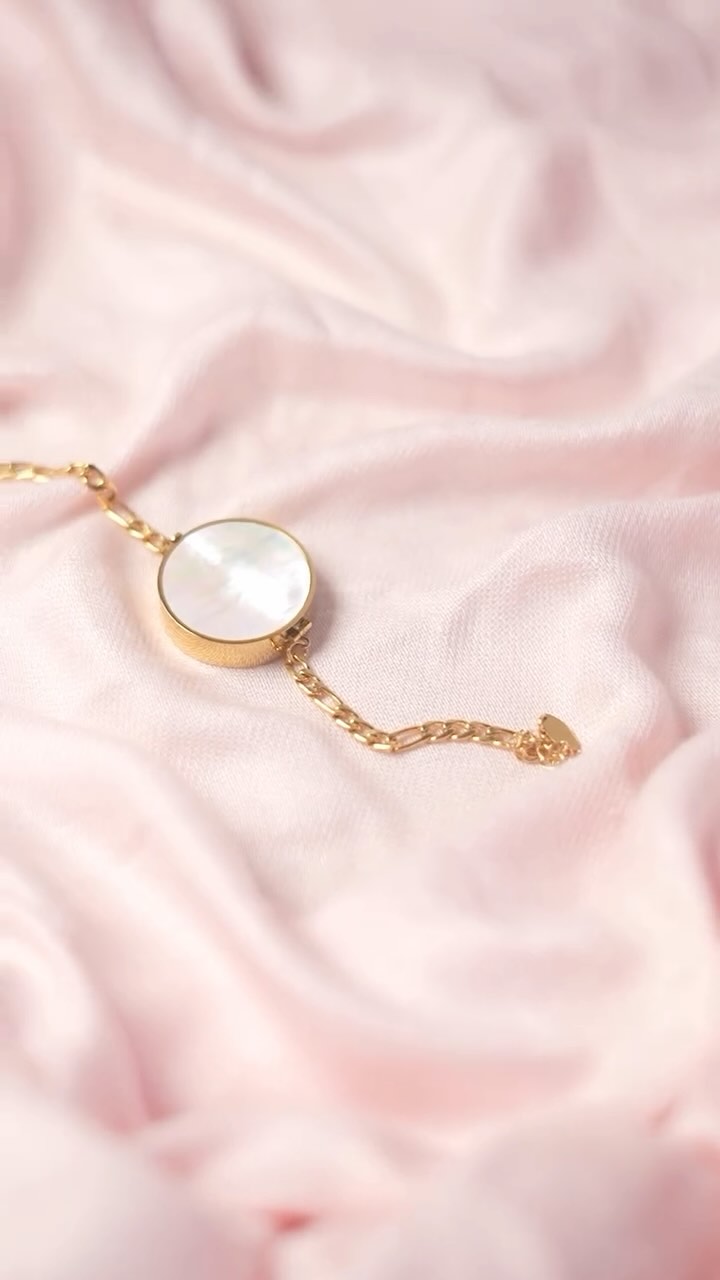 Elegance Meets Functionality: The Mother of Pearl Lip Balm Bracelet – Your Stylish Companion for Effortless Hydration
#MotherOfPearl#LipBalmBracelet#ChicAccessories #HydrationOnTheGo #StylishEssentials #LuxuryLifestyle #FashionMeetsFunction #BeautyAndStyle #AccessorizeYourLife #UniqueGifts #SelfCare #HandcraftedJewelry
Mother of Pearl, lip balm, bracelet, stylish accessory, hydration, fashion statement, luxury, beauty care, multifunctional jewelry, chic design, gift idea, trendy, handmade, elegant