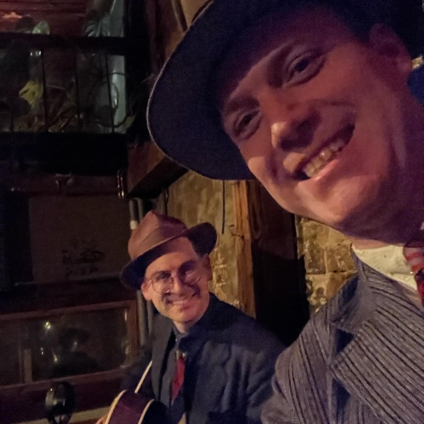 What a concert, what a night at the Berlin Balboa Weekend‘s afterparty at Crack Bellmer! 🔥
Here are a few shots I took during our show with The Ragtime Nightmare.
@the_ragtime_nightmare
@bellmerbalboa
@berlinbalboaweekend
#swing #ragtime #hotjazz #tradjazz #doublebass #1930s #1920s #traditionaljazz #stringbass #fedora #hat #vintagefashion #suit #retro #vintage #music #dance #balboadance #berlinbalboaweekend #bellmerbalboa #crackbellmer #theragtimenightmare
#Berlin