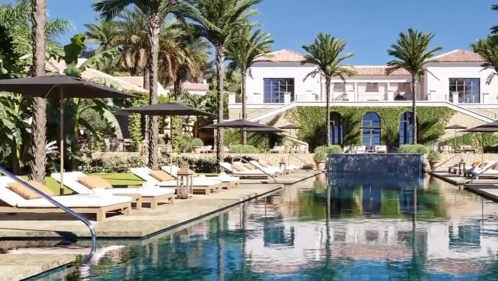 ✨La Loma de Cortesin | Finca Cortesin
La Loma de Cortesin is an extraordinary project offering unique levels of service, intimacy, privacy and discretion in one of the most exclusive and elegant areas of the Costa del Sol : The Finca Cortesin Resort✨
It offers residents exclusive access to a 5-star ⭐️ Clubhouse including massage facilities, a 25-meters heated indoor pool, a professional gym, and a full service spa.
24-h security, ensuring the utmost privacy and security.
Fore more informations, please contact us
Info@signature-properties.es
#signatureproperties #premiumrealestate #luxuryrealestate #luxurylifestyle #marbella #fincacortesin #luxuryhome