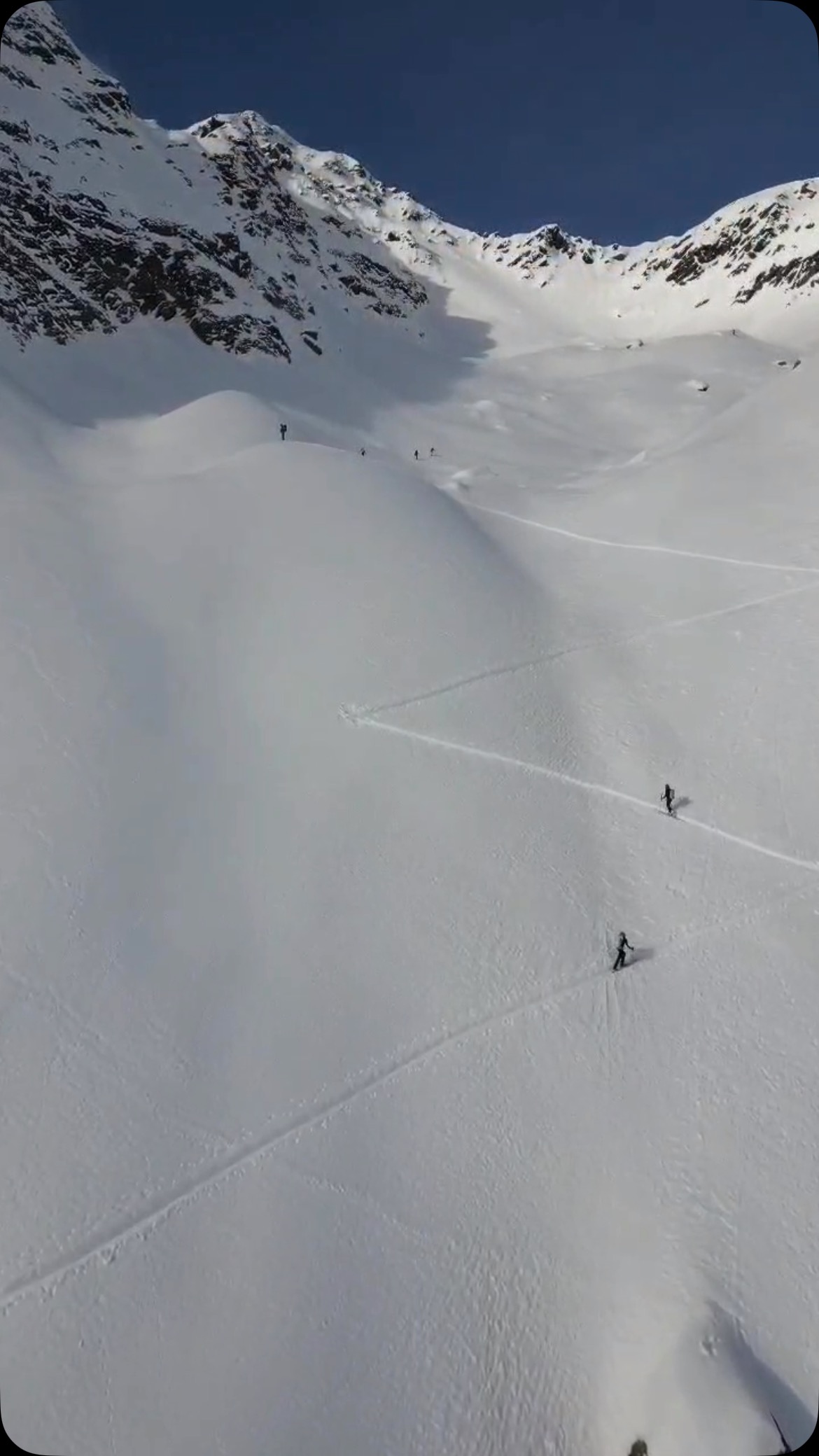 Calling this our workplace will forever be something special #arlbergclassic #skischule #skiguides #privatelessons #unserarlberg #stantonamarlberg #lechzuers #hülskenswasserbau #adnovum