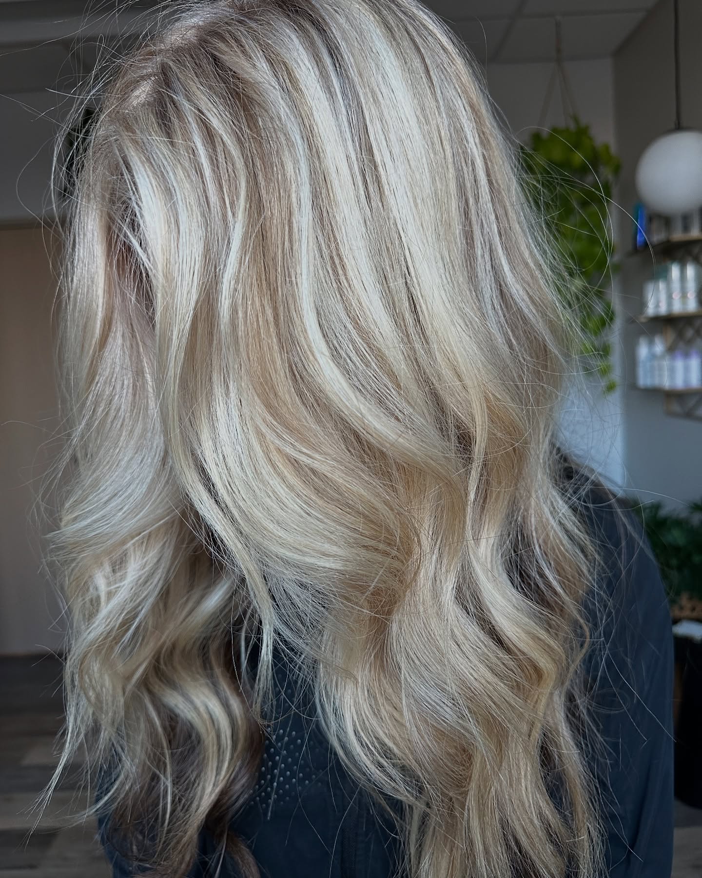 M A K A Y L A
.
.
#vanity boutique salon #NapervilleIllinois #NapervilleStylist #BlindingSpecialist #BrightBlonde #PlainfieldIllinois #LamontIllinois #WheatonIllinois