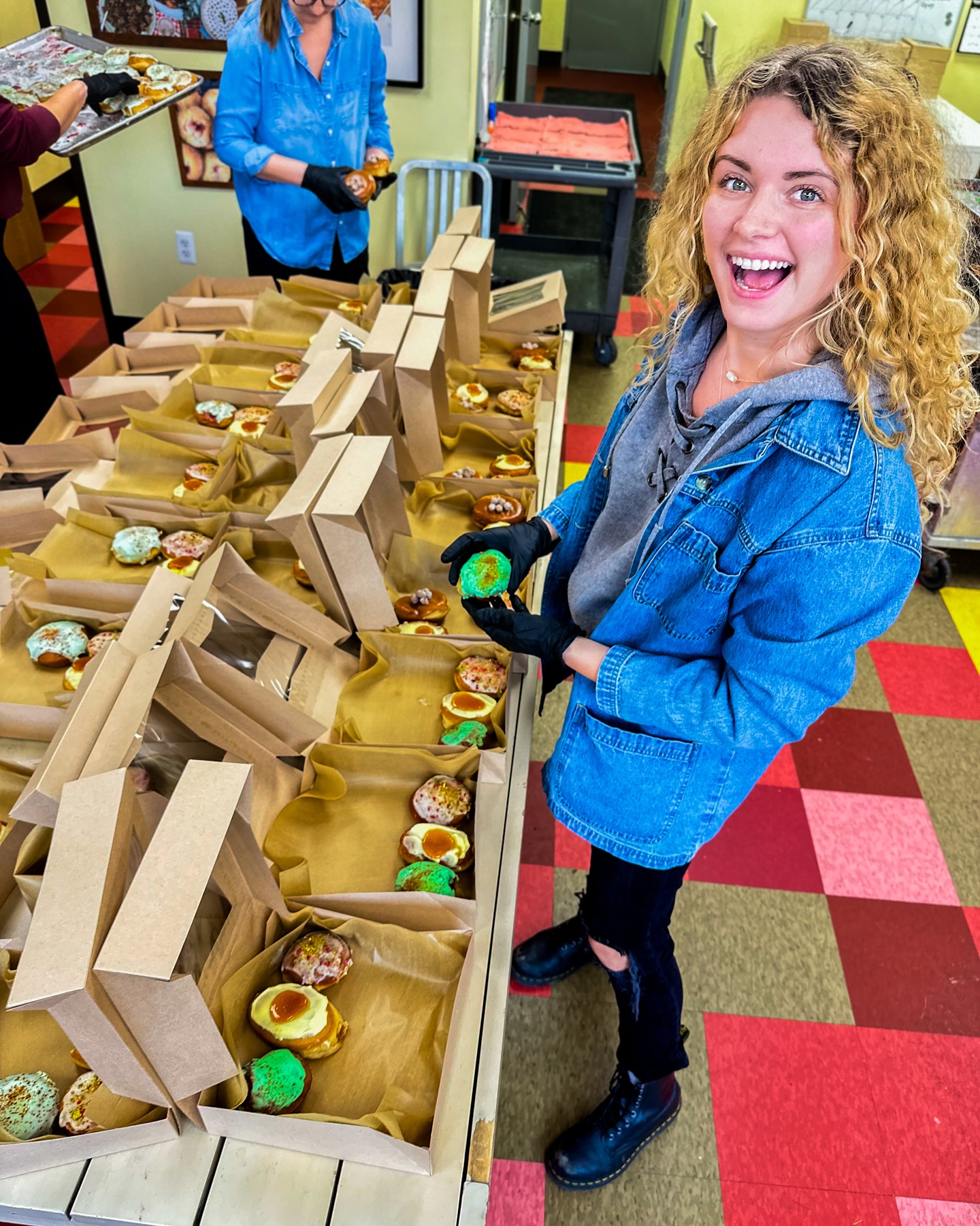 Here’s to the hardest-working team in the dough business!
By 8:45 a.m., single paczkis were sold out at all Joints. We promise to make more for next year… 🍩🍩🍩