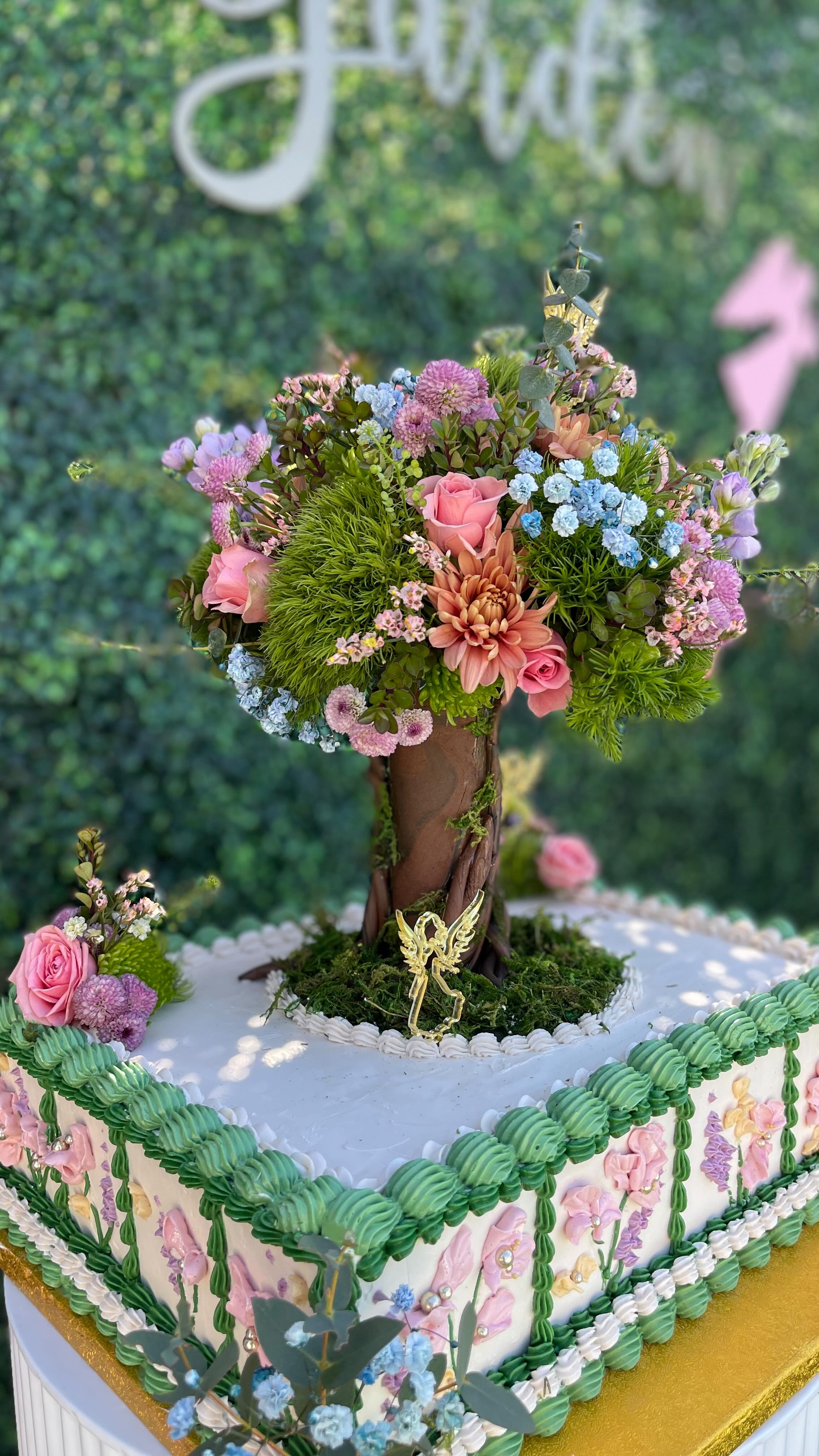 ✨Garden of EDEN✨ The making.
.
.
.
#sugardreamsodeza #cakeinspiration #sheetcakes #customcakes #gardencake #babyshower #babyshowercakes #cakereels #behindthescenes #bts #cakedecorating #cakeart #localbaker #modesto #modestocakes