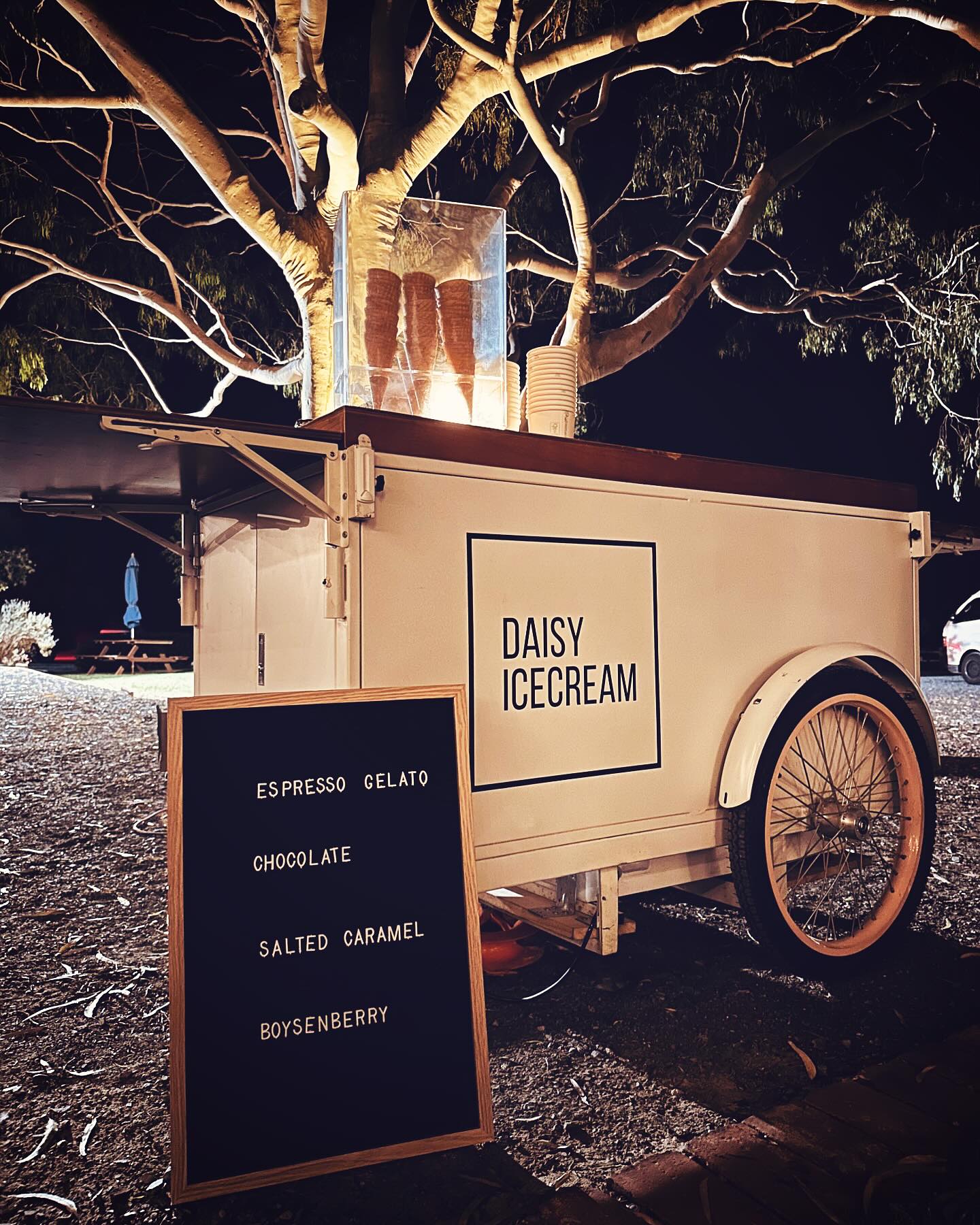 Golden nights, sweet delights. 🍦✨ Find us under the stars serving up your favourite scoops! Which flavour are you picking first? 🤎☕🍓
Contact us about how our gorgeous cart can serve up ice cream at your event or wedding ❤️❤️❤️
#adelaidewedding #adelaideweddings #weddingadelaide #adelaidehillswedding #adelaidebride #adelaideengaged #southaustraliawedding #sawedding #weddingsouthaustralia #adelaideweddingvenue #adelaidemarried #adelaidebrides #adelaideweddingvenues #adelaidebotanicgardenswedding #adelaidebeachwedding #AdelaideCatering #adelaidefoodtrucks #AdelaideCatering #adelaideweddingsupplier #AdelaideWeddingCaterers #DaisyIceCream #adelaideweddingsuppliers #adelaideweddingdirectory #adelaideweddingideas #adelaideweddingplanning #adelaideweddinginspo #adelaideweddinghire