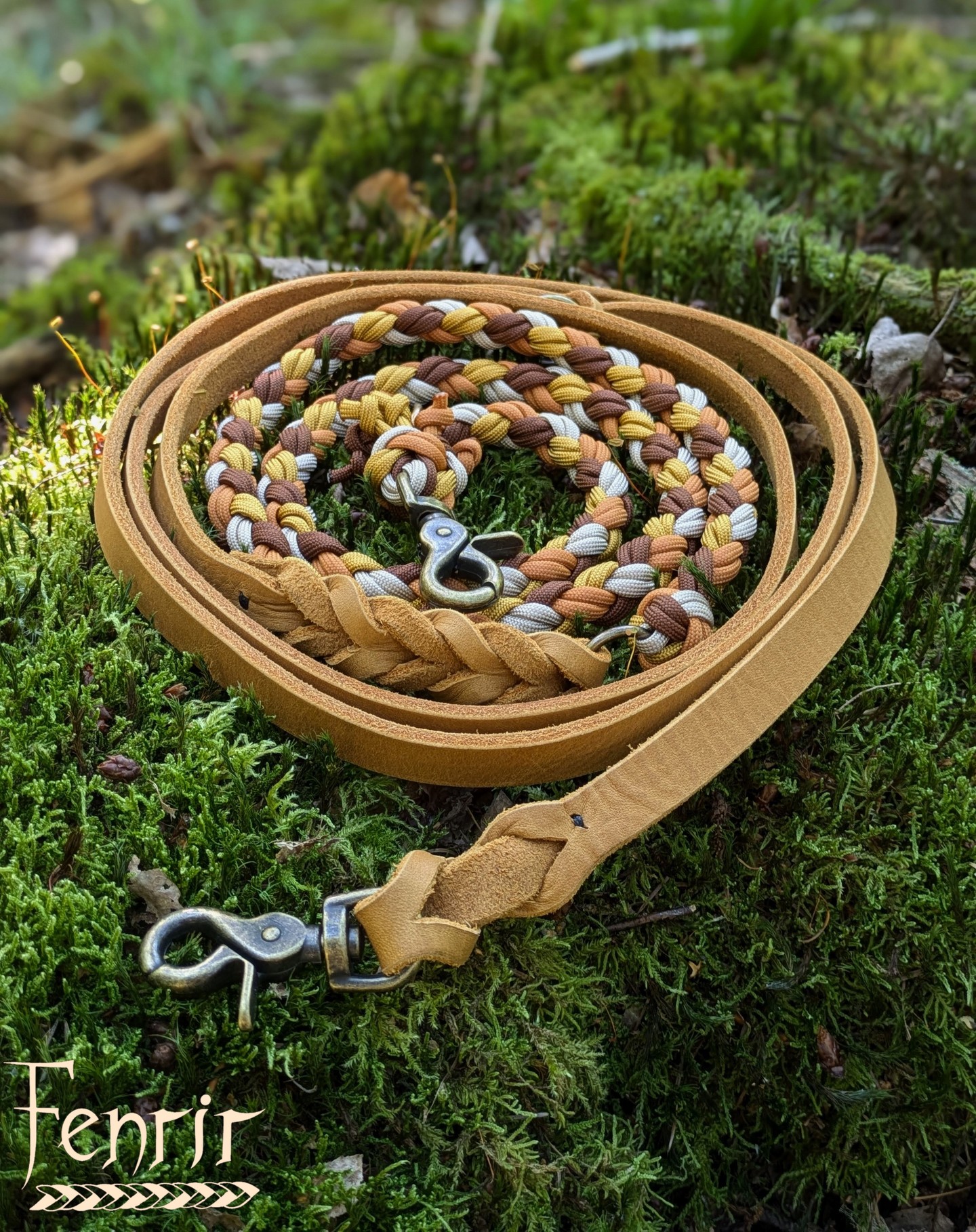 Spring is coming❤️🌻
#hundeliebe #hundeleine #paracord #leder #mix #handmadewithlove #cognac #beige #smallbusiness #fenrirhandmade