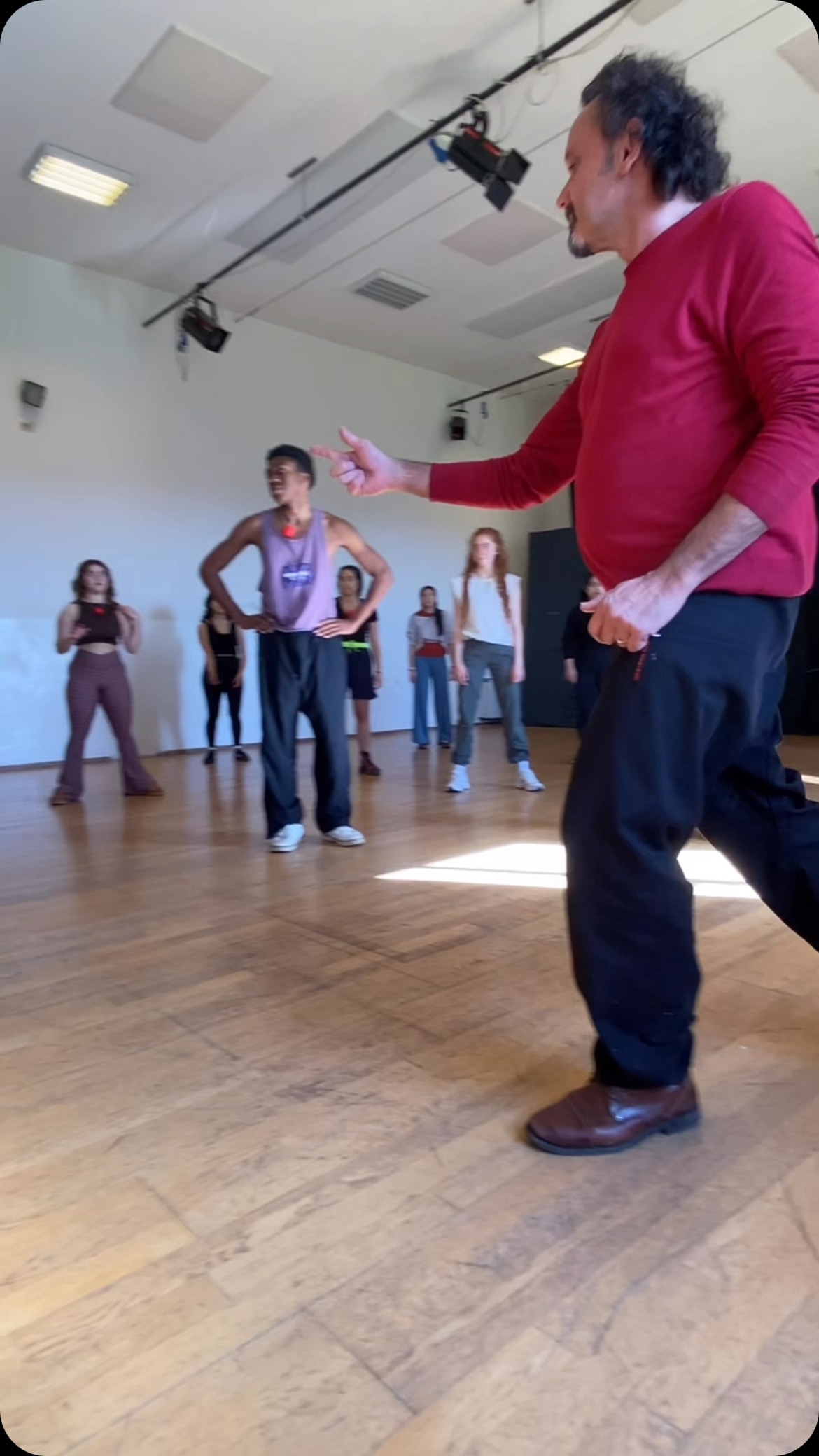 Throwback to last spring with this clip from our clown class with the amazing @casaca.clown and Flavia @teatrodosopro 🎪
#accademiadellarte #clown #actorslife #physicaltheatre #studyabroad #adalife #performingarts #clownery #actorstraining #arezzo #italy