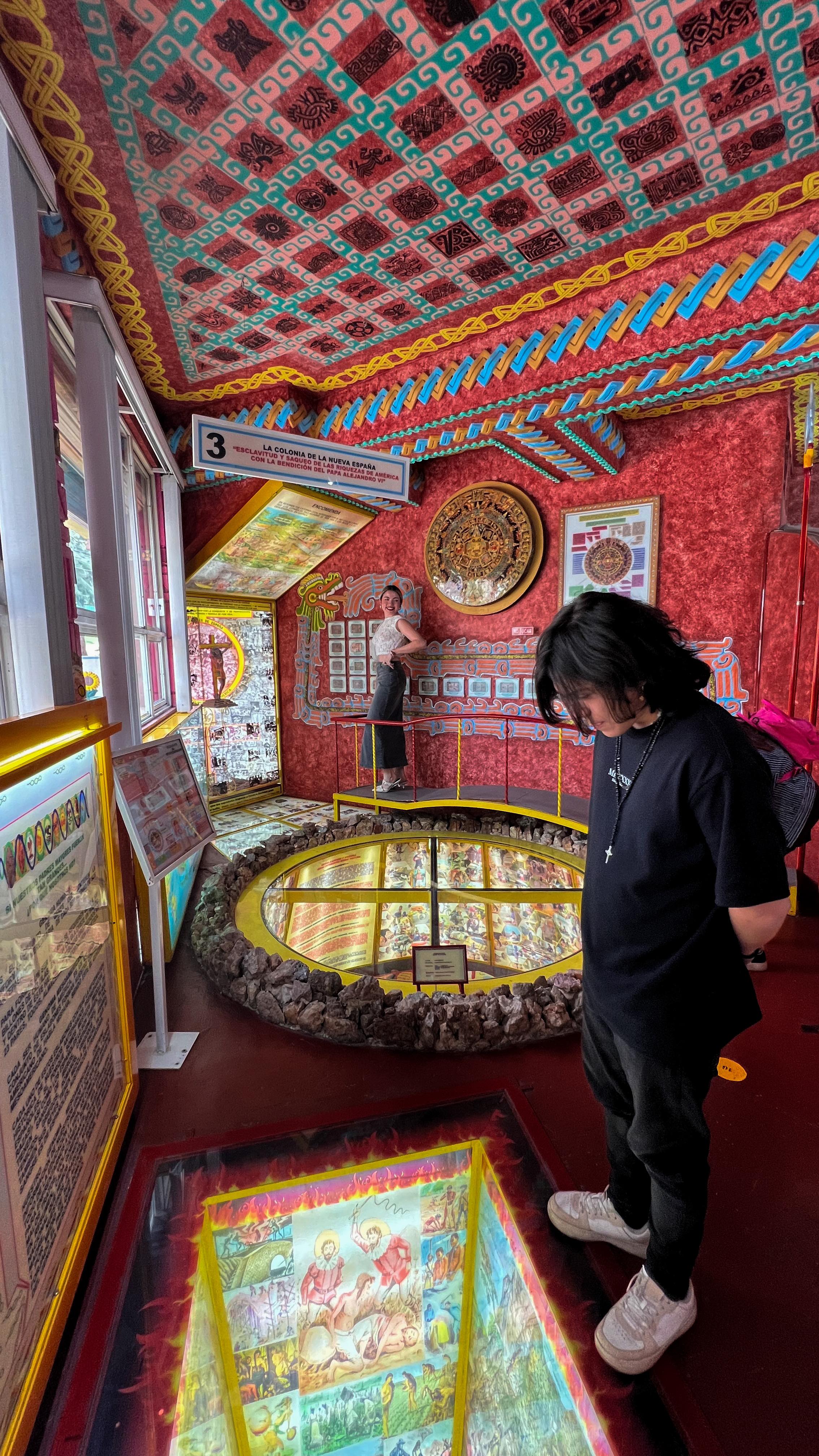 Un plan perfecto: Ir a la Galería de Arte del Genoma Mesoamericano y después por unos Huarachetes. ✨
.
.
.
#soyedomexa #dondeiredomex #edomex #ecatepec #citas