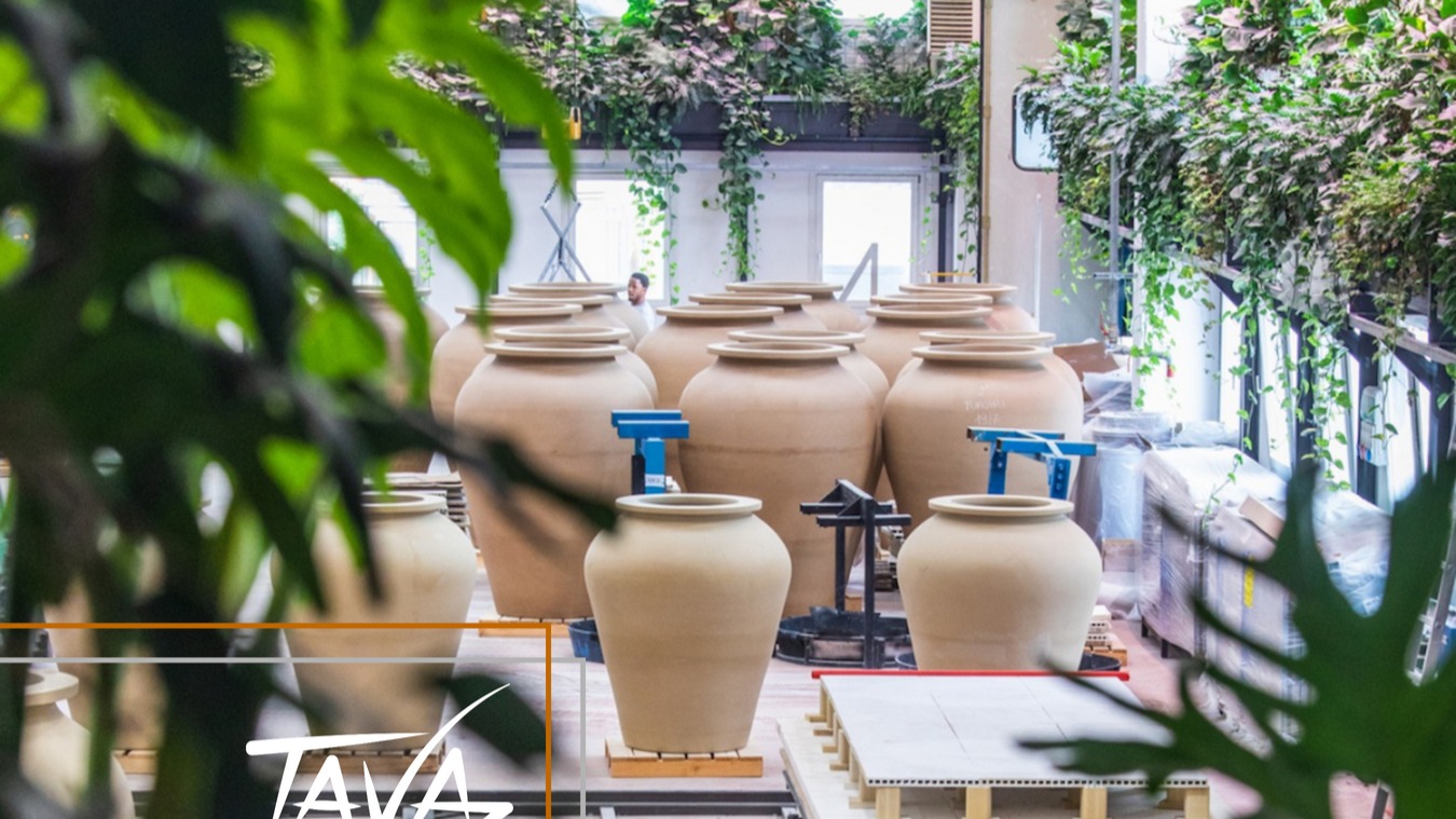 Experience the art of winemaking with @tavaceramics Ceramic Amphora 🍷✨
Crafted in Mori, Trentino, Tava amphorae have been redefining winemaking since 2010. Made from a patented blend of local clay, these technical ceramic vessels offer a precise porosity for controlled micro-oxidation—perfect for both reds and whites.
Now introducing the Monolite Tank—Tava’s largest ceramic vessel, designed for both fermentation and aging. Available in sizes from 320L to 2500L, trusted by winemakers worldwide, a fusion of tradition and innovation.
At the heart of Margaux, @chateau_durfort_vivens —a historic Second Growth estate—has embraced Tava ceramic amphora to enhance the purity and vibrancy of its wines. While Bordeaux is renowned for its tradition of aging in oak, the château saw the benefits of incorporating 750L Tava amphorae alongside barrels to refine their winemaking approach.
Why the Shift to Tava Ceramic?
🔸 Preserving Freshness & Fruit Purity – Tava’s controlled micro-oxidation enhances the wine’s natural expression while avoiding excessive oak influence.
🔸 Reducing SO2 & Sulfite Use – The neutral, breathable ceramic environment allows for lower sulfur additions, supporting a cleaner, more natural aging process.
🔸 Harmonizing Tradition & Innovation – The aesthetic beauty of amphorae aligns with the château’s biodynamic philosophy, offering a balance between heritage and modernity.
Would you explore ceramic aging in your winemaking? 🍇