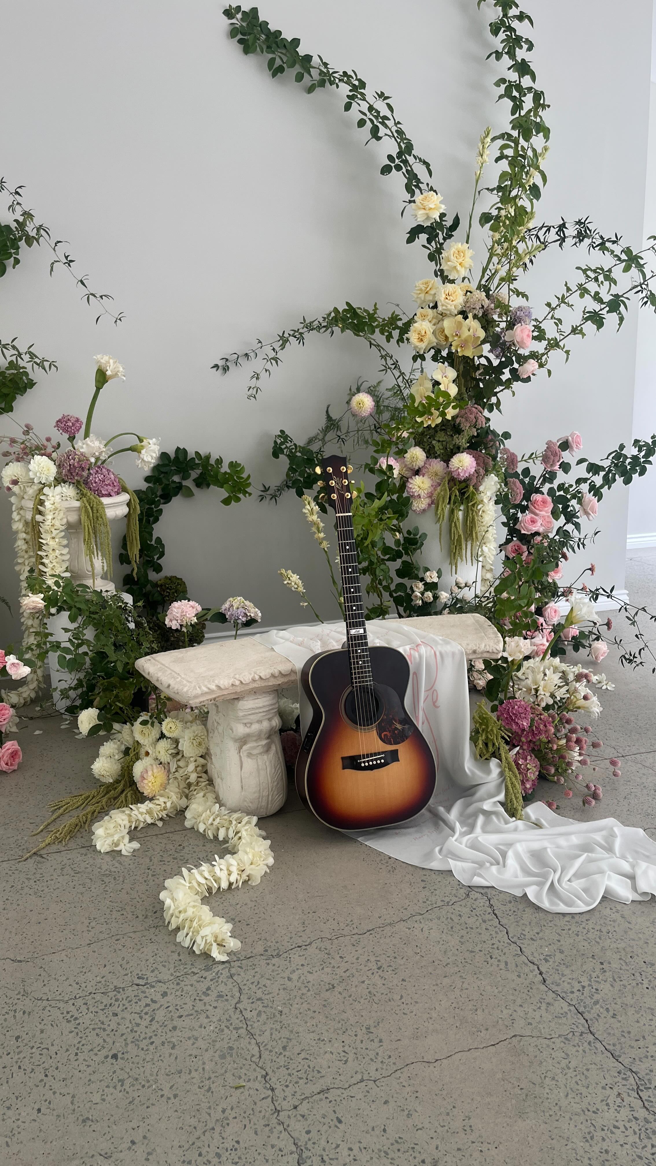 Still on the hunt for the perfect wedding vendors? Check the tag list 👆
#scenicrimbride #scenicrimwedding #livemusic #weddingmusic #weddingdj #goldcoastbride #queenslandweddings #brisbanebride #weddinginspo #queenslandweddings