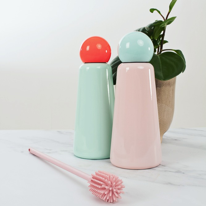 Fresh for spring! 🌸💦 Our Skittle Bottles bring a playful pop of color to any retail display. A perfect blend of function and design, these stylish bottles are a must-have for customers looking to refresh their hydration game this season.
#LundDesignHouse #SkittleBottle #SpringStockUp
