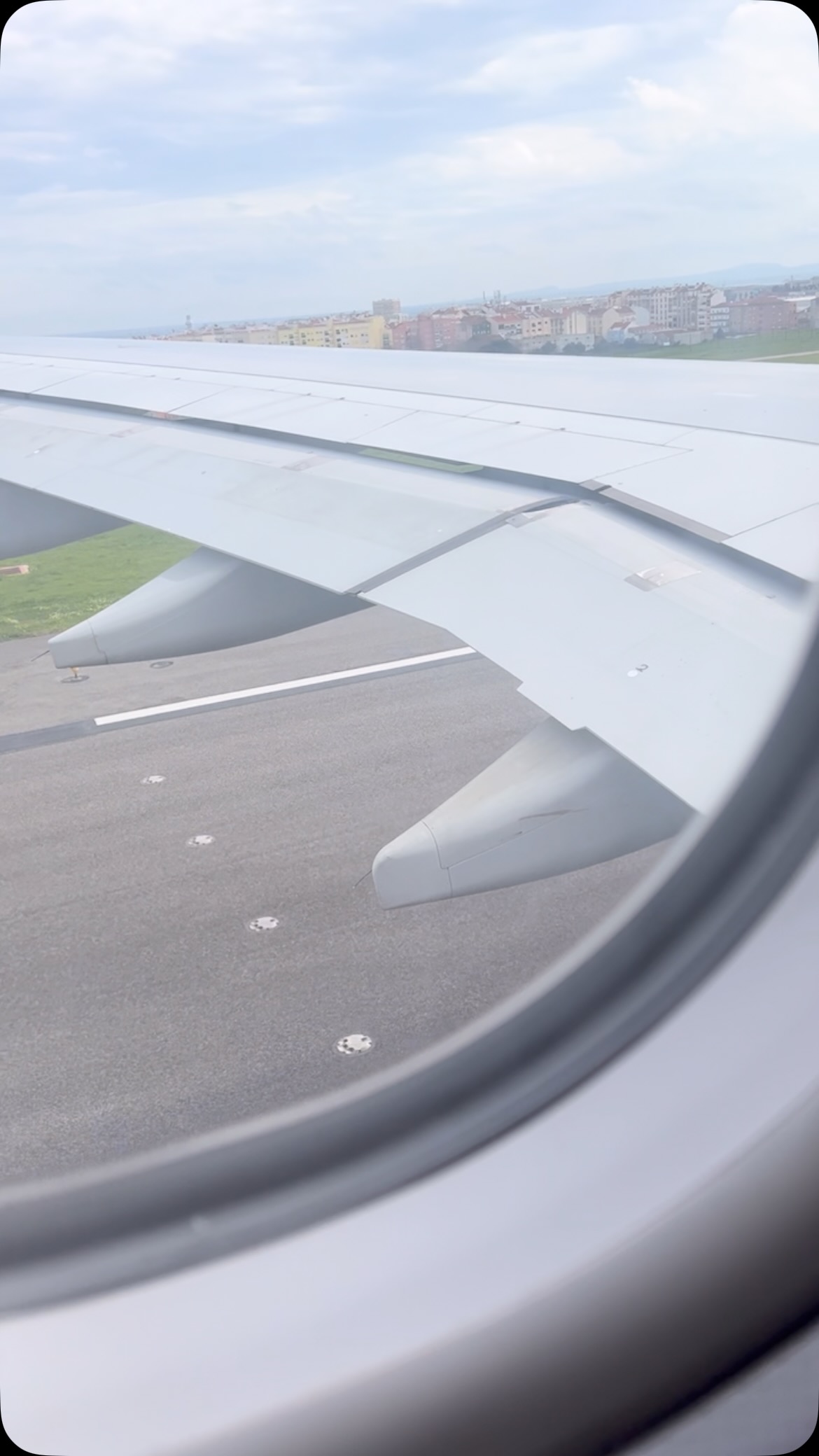 Pierwszy obóz królowych przetrwania właśnie się zakończył 🇲🇽🏝️
Ekipa pięknie spisała się na wyjeździe pokonując wszelakie konkurencje
kite’owo-wycieczkowo-imprezowe.
Zwycięzca mógł być tylko jeden.
Pan doktór Piotr „Picia” Muzyk - sięgnął po koronę królowych dżungli 👑. Jak sam przyznał na koniec: „ nie dla nagrody i zwycięstwa tu przyjechał lecz po niezapomniane historie, przyjaźnie i followers’ów”.
Trudno nie zgodzić się z Piotrem 🥲
Przed nami kolejny sezon/turnus, który właśnie już trwa 😄🇲🇽🏝️
Oglądaj, obserwuj, zostaw lajka i kibicuj swoim ulubionym uczestnikom 🤝🙏
Stay tuned, stay salty 🤙🏻
#staysalty #moonshinekiteschool