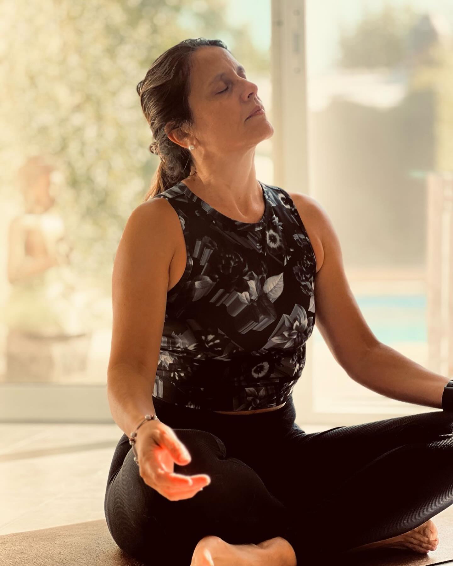 LOS CUATRO ACUERDOS
•Sé coherente con lo que piensas y con lo que haces. Ser auténtico te hace responsable ante los demás y ante ti mismo.