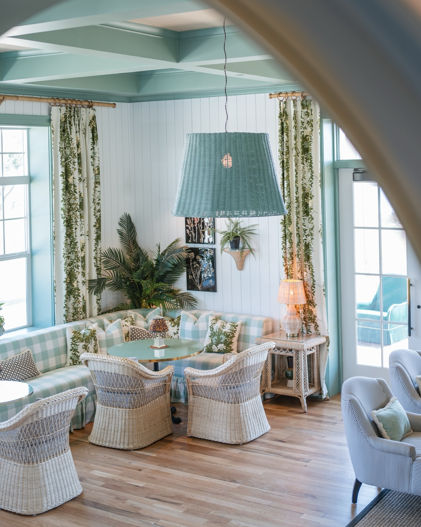 Finally checked out The Dunlin at Kiawah River last weekend and can confidently say it lived up to the hype. Gorgeous design around every corner and a stunning property! Would love a little staycation here 😍