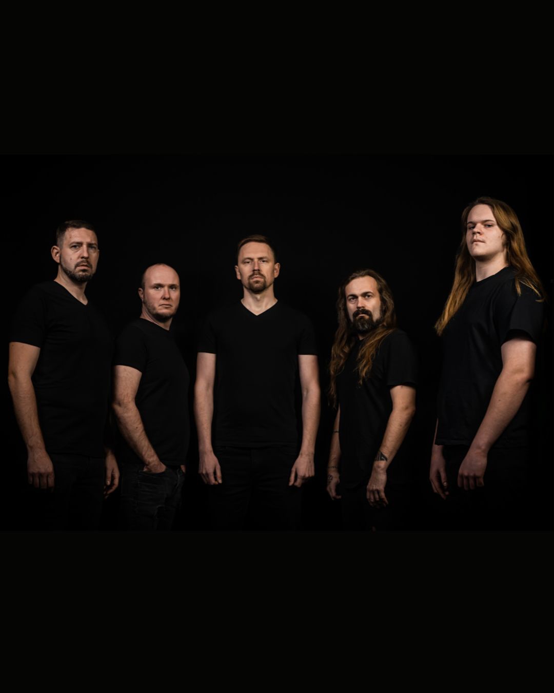 NEUROTIC MACHINERY
Technical Death Metal, CZ
Seit 2006 entwickelt Neurotic Machinery ihren Sound stetig weiter – von Death Metal zu technisch anspruchsvollen, progressiven Kompositionen mit Post-Metal-Einflüssen. Mit Nocturnal Misery (2020) und A Loathsome Aberration (2022) erreichten sie ihre bisher härteste und düsterste Klangwelt, bleiben aber ihrem Mix aus technischer Raffinesse treu.
Eine Besonderheit ist, dass die Band mit zwei Lead-Sängern performt. 🤘
@altefeuerwehrhalle
#technicaldeathmetal #neuroticmachinery #kulturvereingast #altefeuerwehrhallegallneukirchen