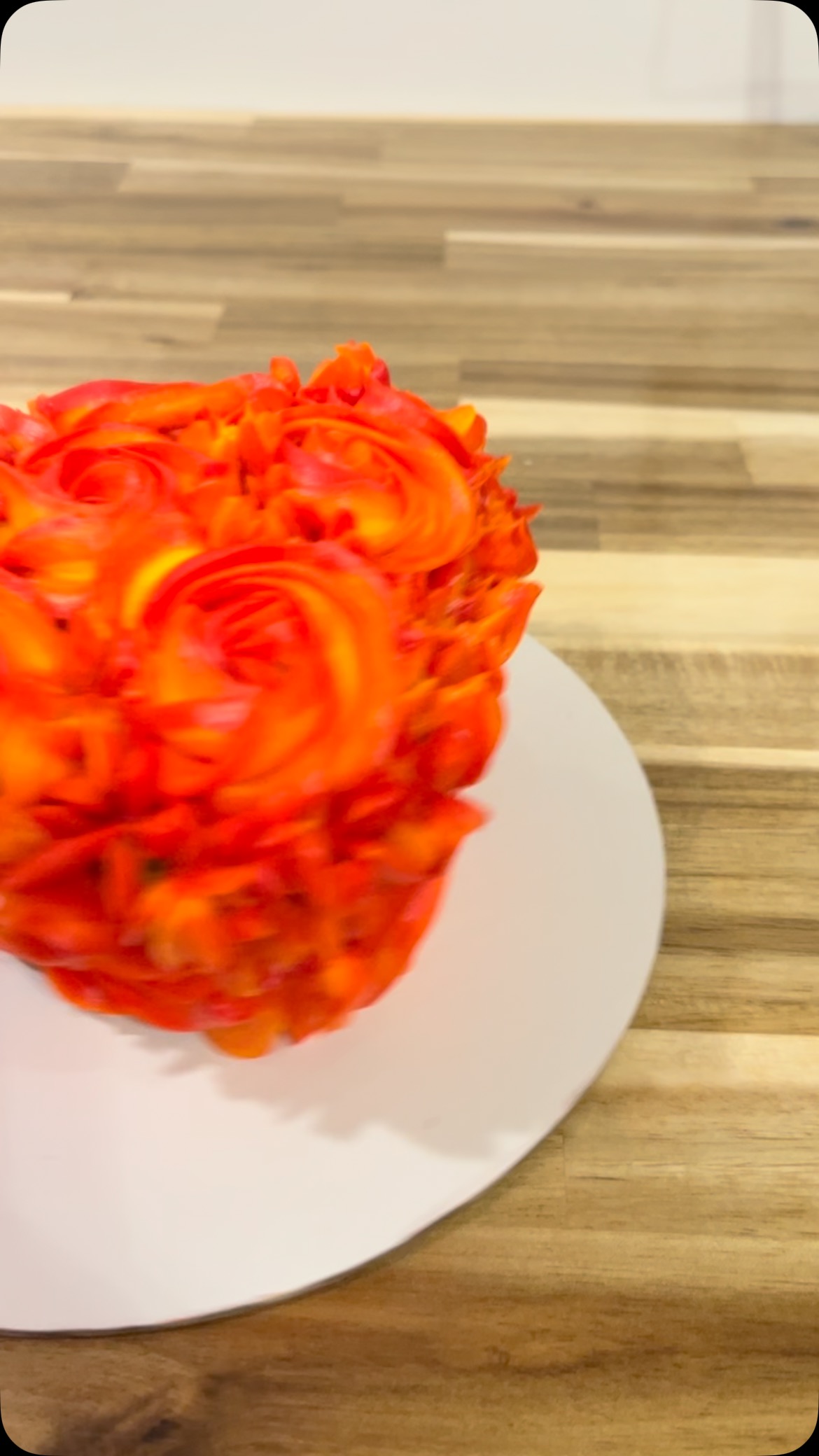 Fun little extra goodie! Some extra cake batter and extra icing makes for fun little practice treats! #practicemakesprogress #firecake #grannysgoodiesbakery