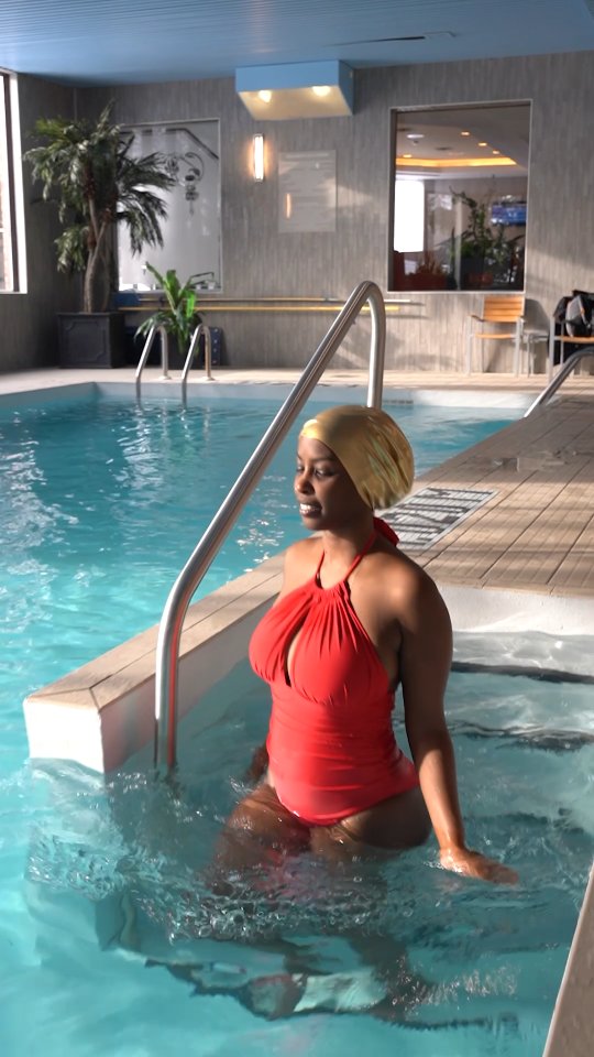 Dive Into Wellness 💦
Swimming is more than just a workout—it's essential for hair protection and holistic wellness! 🌊
▪︎ Our spacious swim caps are crafted to guard your hair against chlorine damage while you focus on your overall health and happiness in the water. 🏊♀️✨
▪︎ Not only does swimming tone your body, but it also promotes mental clarity. As you move through the water, you can forget the day's stress, allowing your mind to relax and rejuvenate. This gentle resistance helps keep your body fit while offering a peaceful space for meditation.
Check out our latest ColorSplash Collection 💦 & Join us in making waves for your hair and soul! 🌟 Embrace the benefits of swimming, and let every stroke bring you closer to wellness
Ready to dive in?
#SwimHappy #HairProtection #ProtectiveStyles #ChlorineDamage #MindfulSwimming #WellnessJourney #SwimCaps #MentalWellness #SwimLife #TherapeuticSwimming #kazehair #fitnessjourney #montreal #toronto