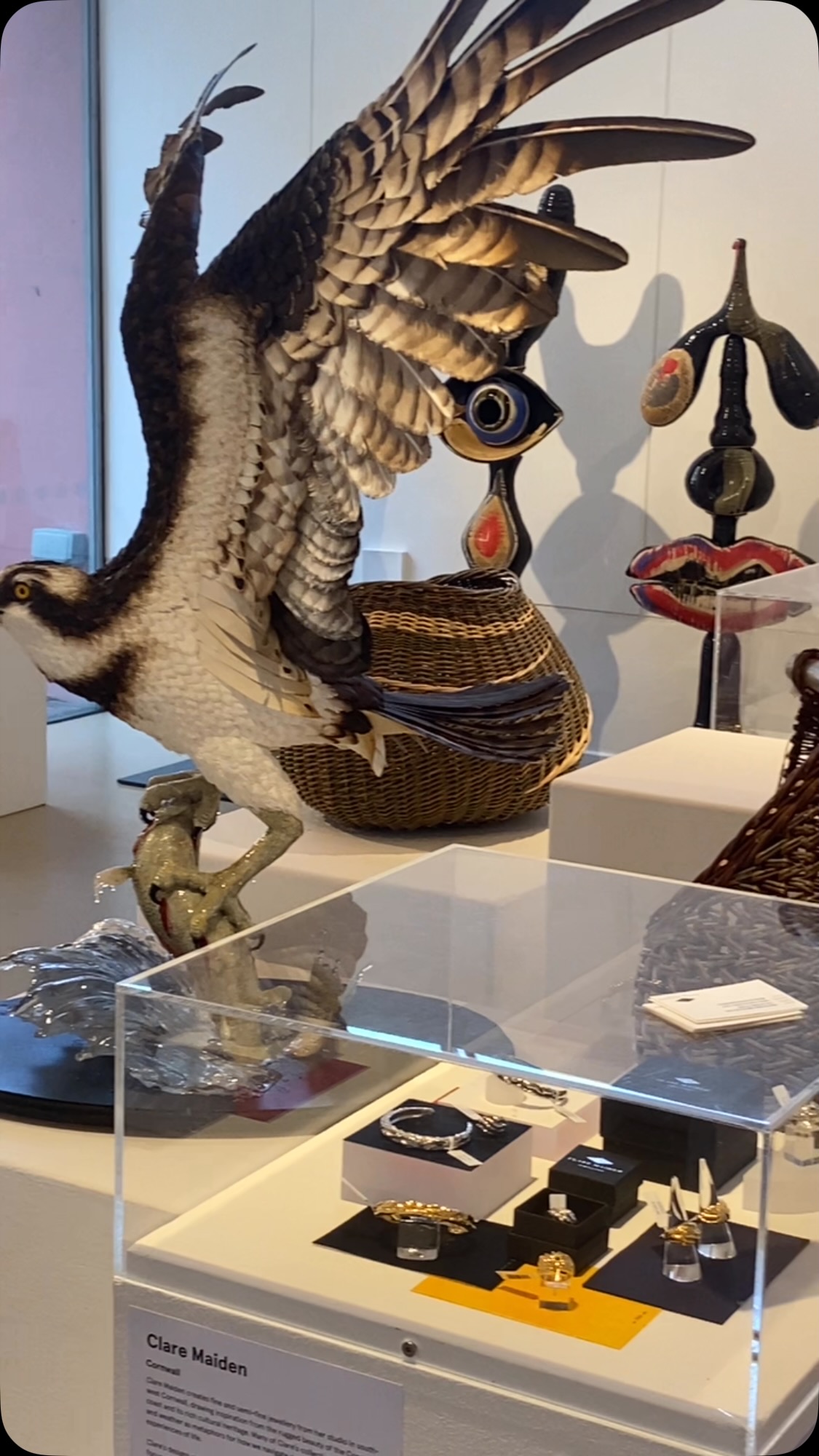 Walk with me through the wonderful exhibitors showing at ‘Making it 2025’ @makesouthwest 😍 Can you spot my baskets?! It’s been such a privilege to show my work here and in such fabulous company.
Just two days left, no idea where that time has gone, but the last day is this Saturday, March 8th . Make a date with yourself or friend and pop along to @makesouthwest , March 7 and 8th , 10-5 pm
#makingspacetomake #basketmaker #basketmaking #handmade #willowartist #artisanmaker #madeinthesouthwest #designermaker #craftswomen