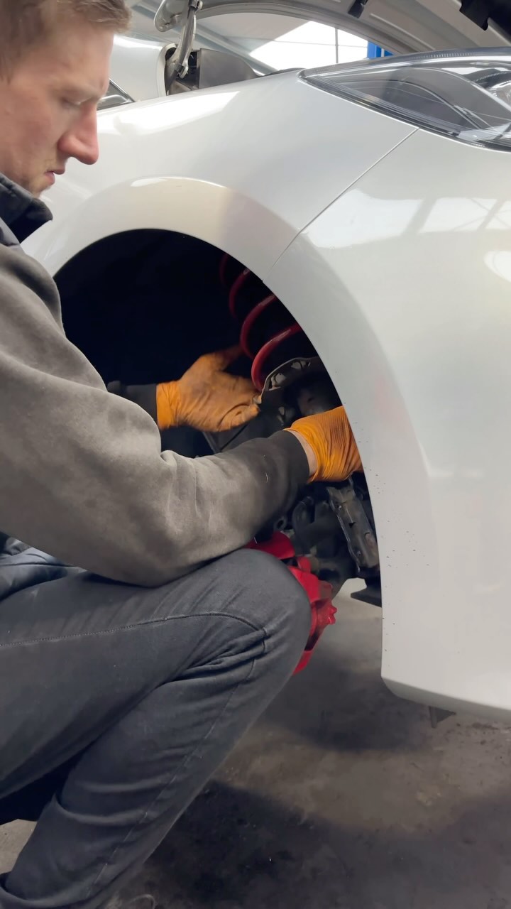 🚗✨ Check out this Ford Fiesta MK8 ST that rolled into OC Motorsport for some upgrades! We hooked it up with Eibach lowering springs, an @airtecmotorsport Stage 1 front mount intercooler, and their Big Boost Pipe Kit! 🛠️💨
Just a few more mods and this beast will be ready to hit Stage 2 power! 👀 Stay tuned for more updates! 🔥
#FordFiestaST #mk8st #stoc #OCMotorsport #AirtecMotorsport #stage1tuning #hothatchback