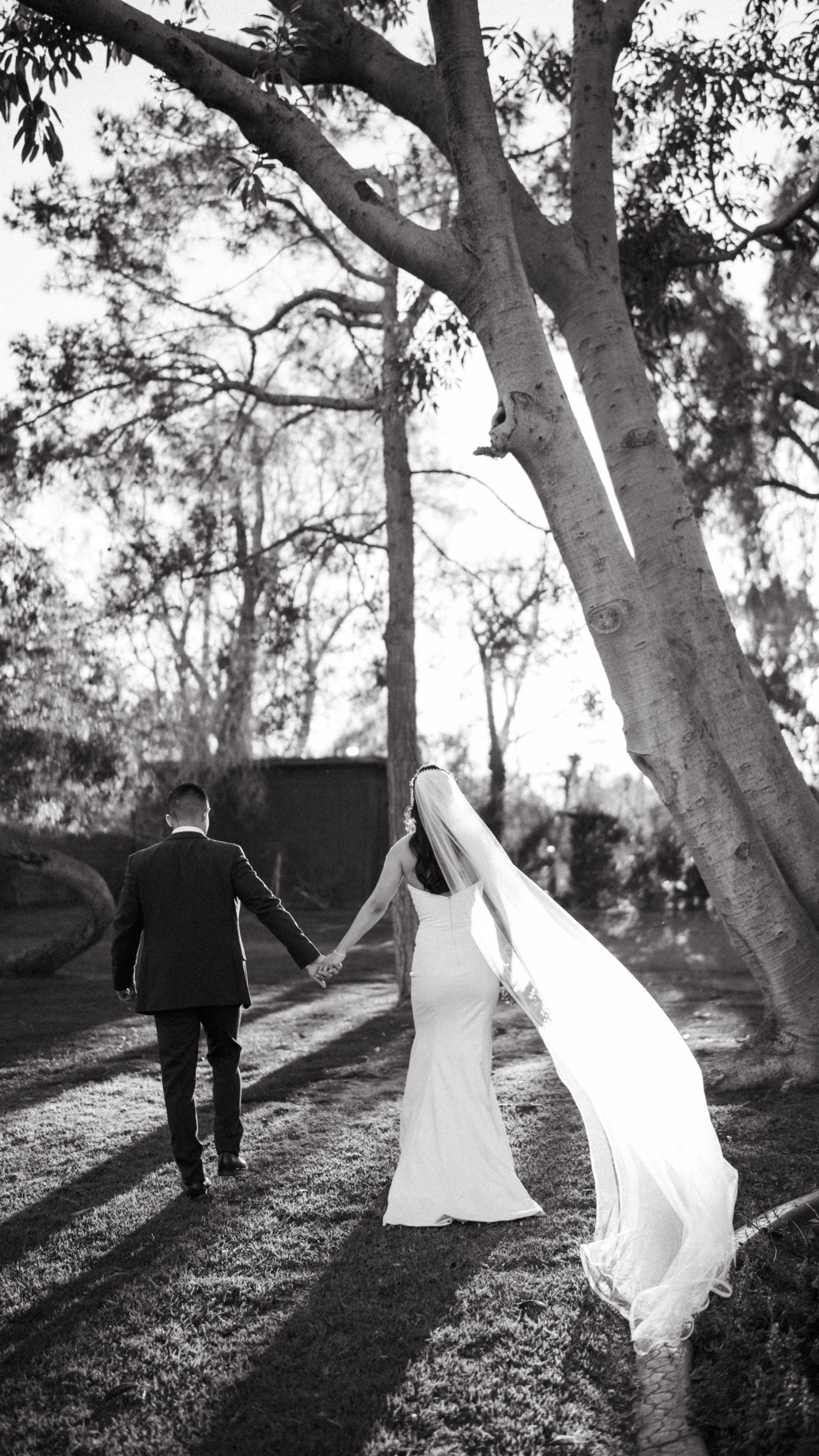Sometimes brides and grooms can get caught up in the stress of planning the perfect wedding day. When that happens, here’s a reminder: at the end of the day, it’s about celebrating your love surrounded by the people you care about. And we at Platinum consider it a success when we see the smiles and hear the laughter from the bride, groom, and all their wedding guests 💕
