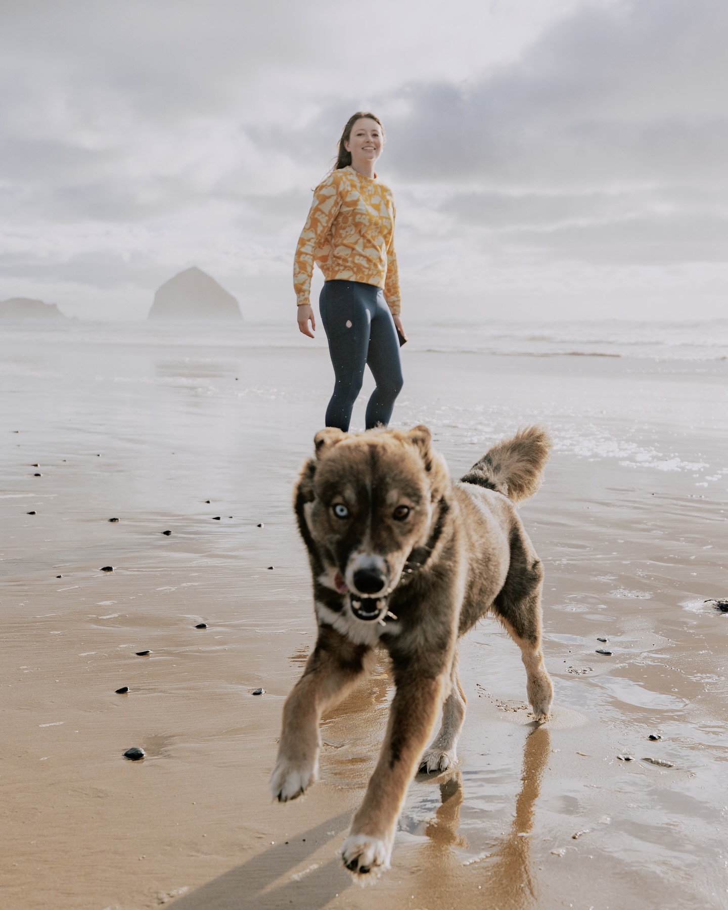 Name a better feeling than watching your dog joyfully run on the beach 🥲
@stio #stioaffiliate