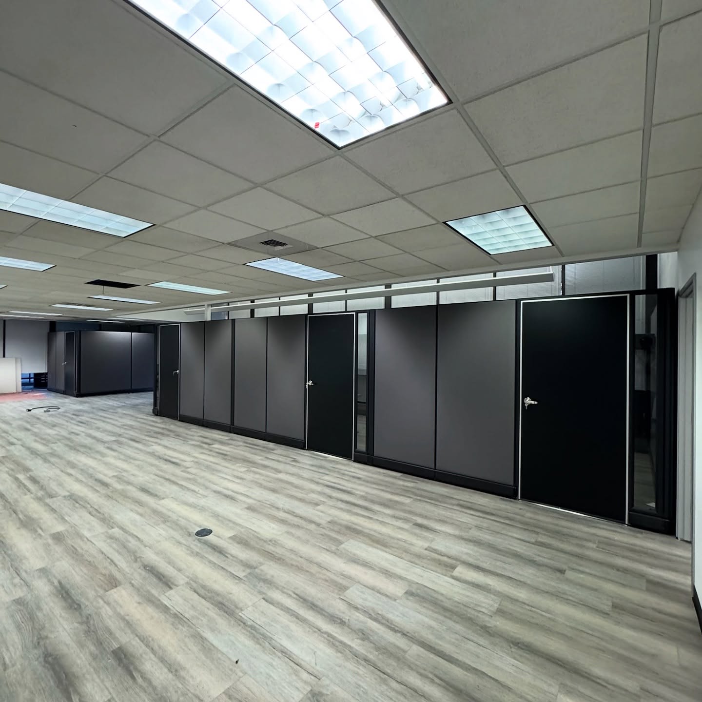 Did you know you can use panel walls to create private offices? That’s right—we’ve got them as high as 85” tall! 🙌 Perfect for adding privacy without the hassle of permanent construction. We loved designing this setup for the California Association of Highway Patrol 🚔✨
#JamesvilleFurniture #OfficeSolutions #WorkSmart