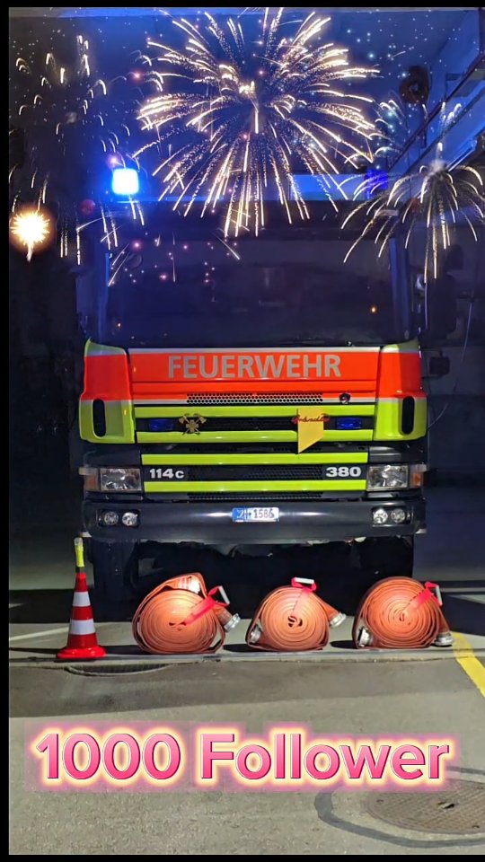 🎉 Herzlichen Dank Euch allen, wir haben 1000 Follower erreicht!
🚒 Es freut uns, dass Ihr Euch für die Freiwilligenarbeit interessiert und uns unterstützt.
💛 Mit Herzblut betreiben wir unser Hobby und trainieren um Euch zu schützen und zu helfen
➡️ Was möchtet Ihr von uns erfahren?
➡️ Was dürfen wir Euch zeigen?
➡️ Was interessiert Euch?
📝 Schreibts in die Kommentare
.
.
.
#freude #follower #party #jubiläum #feuerwehr #atemschutz #übenübenüben #training #turbenthal #wila #wildberg #blaulicht #tösstal #118 #swissfirefighter #hobby #freiwilligenarbeit #1000 #followerpower #tlf #scania #lkw