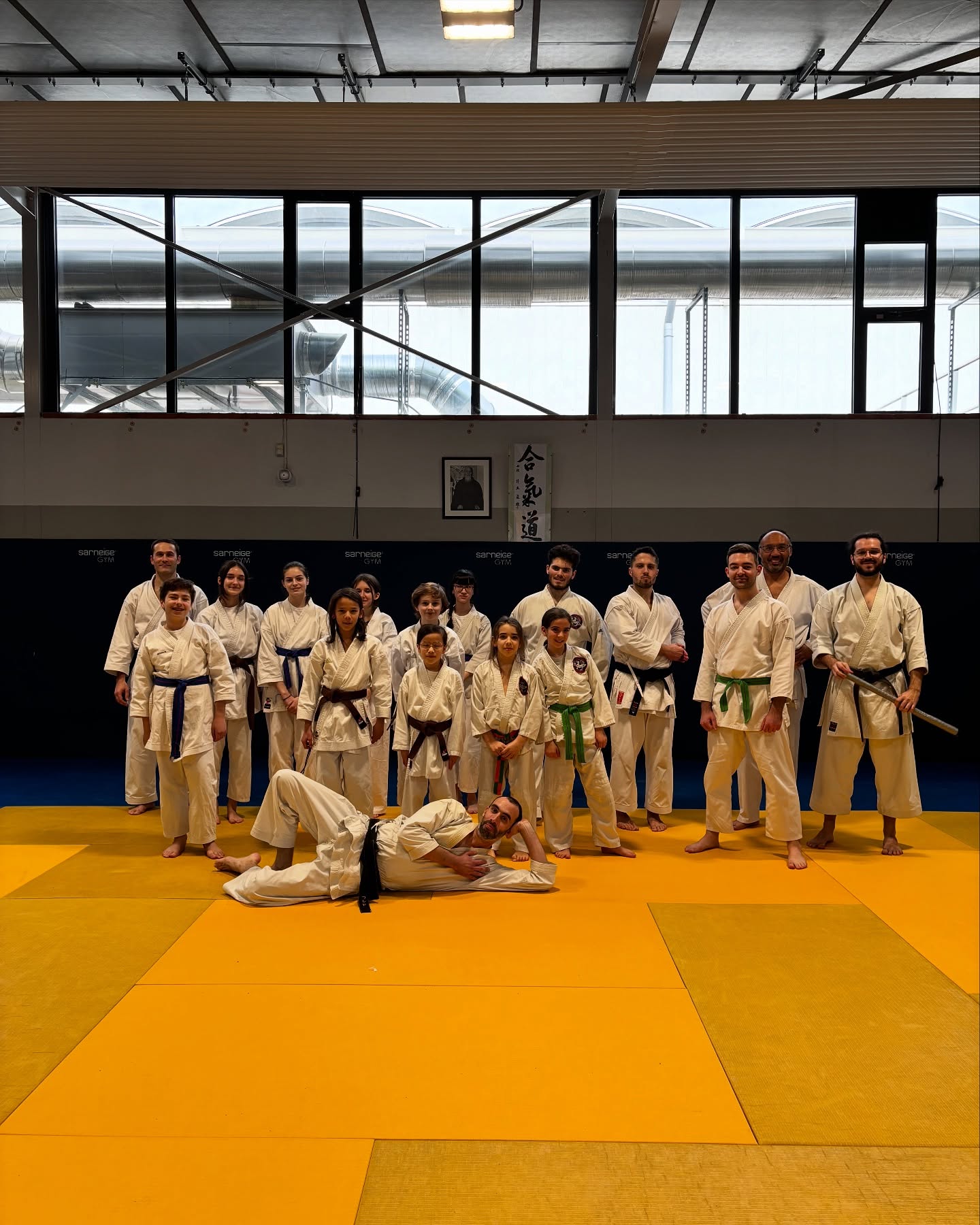 📸 RETOUR EN IMAGES
Un grand merci à tous les participants du stage d’hiver organisé en février par le KCC !
Comme toujours, nos karatékas ont donné le meilleur d’eux-mêmes et se sont surpassés 💪🔥 Bravo à tous !
#Karate #KCC #martialart #karatetraining #martialtraining #ffk #shotokankaratedo #karateka