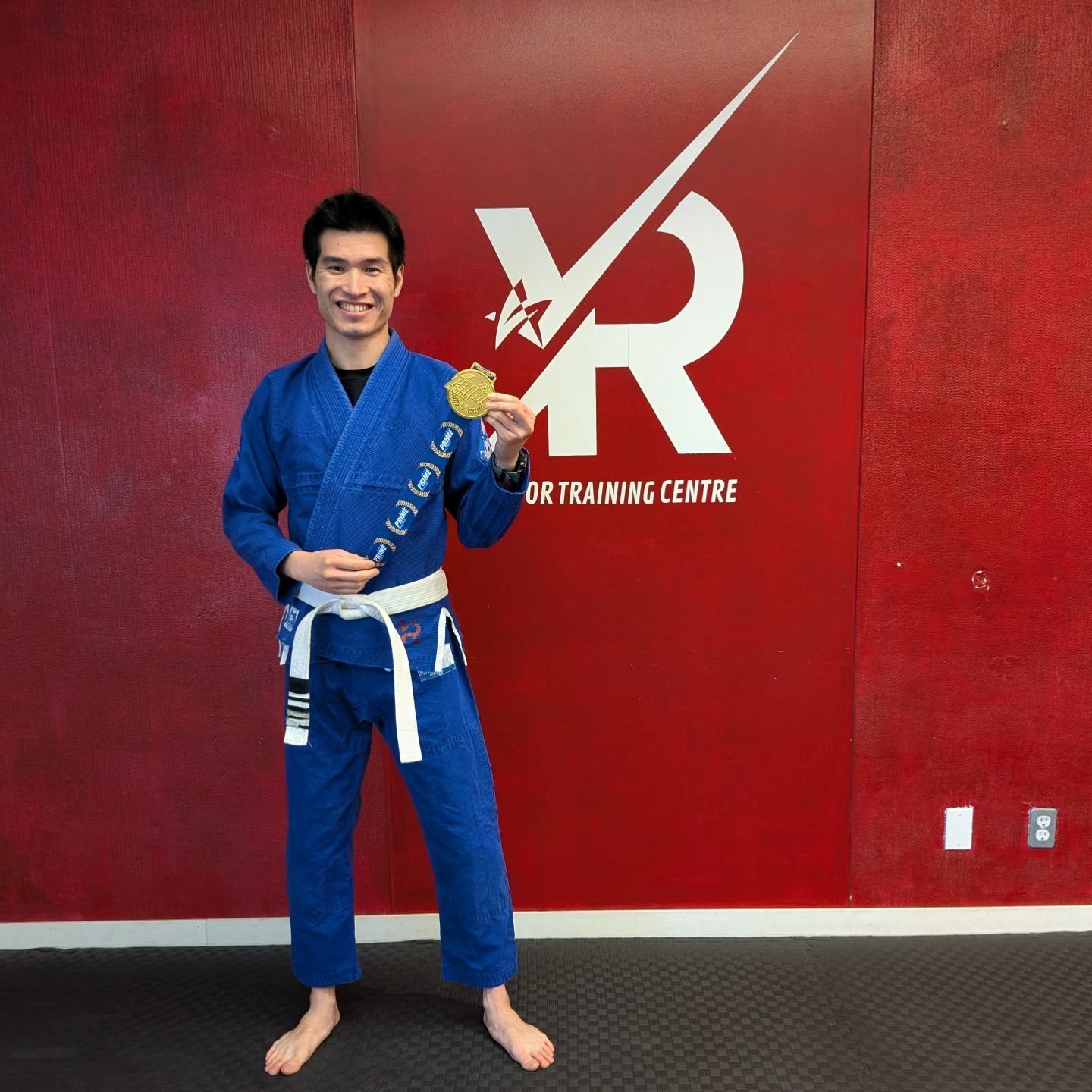 Last weekend Shaun competed in his first Jiujitsu competition @primebjjseries and came out with two submissions victories to secure his gold medal🥇
Also, congrats Shaun on earning his fourth stripe and Gunner for his first red stripe. It was a team effort with great training partners. Keep it up, team!
.
.
.
#brazilianjujitsu #bjj #sports #fitness #grappling #classes #vtc #vectortrainingcentre #mma #fighter #training #competition #primebjjseries #beltpromotion