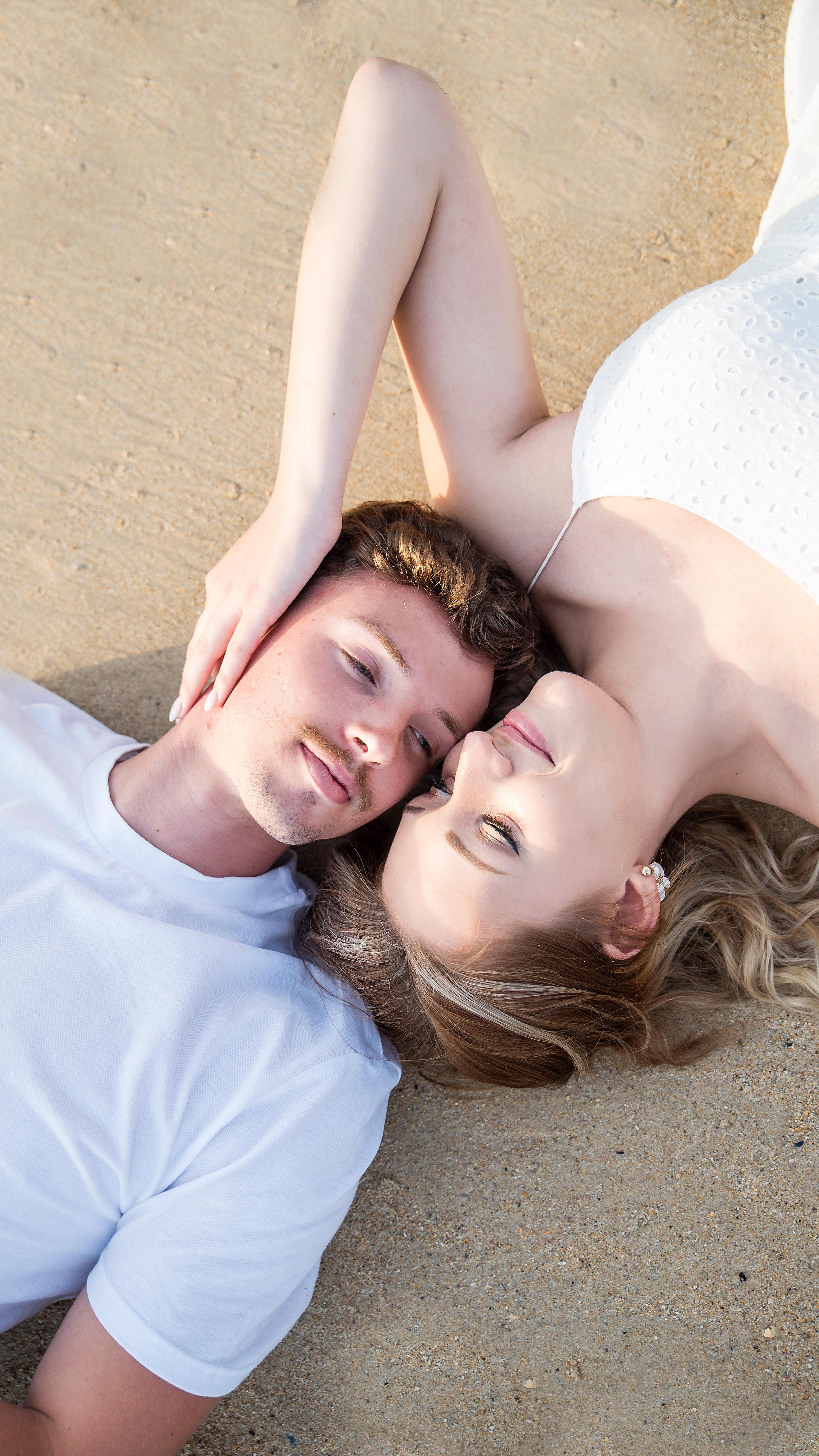 Feel awkward in front of the camera? Here’s my go-to guide for effortless, natural-looking couple photos! 📸 #PhotoTips #PhotographyTips #PosingGuide #ConfidenceBehindTheLens #couplephotography #capetownphotographer #Weddingphotographercapetown #Couplesofsomersetwest